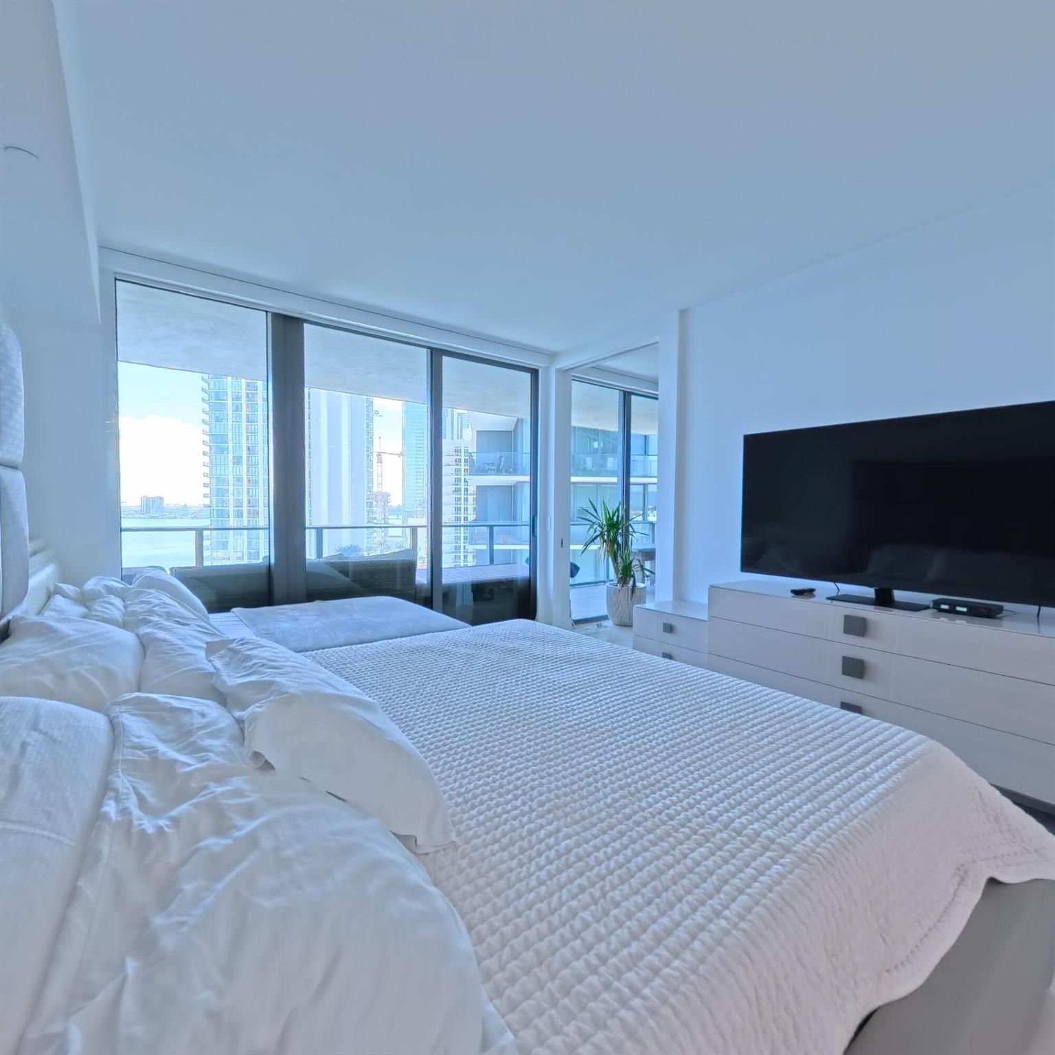 PARAISO BAY CONDO - Residential