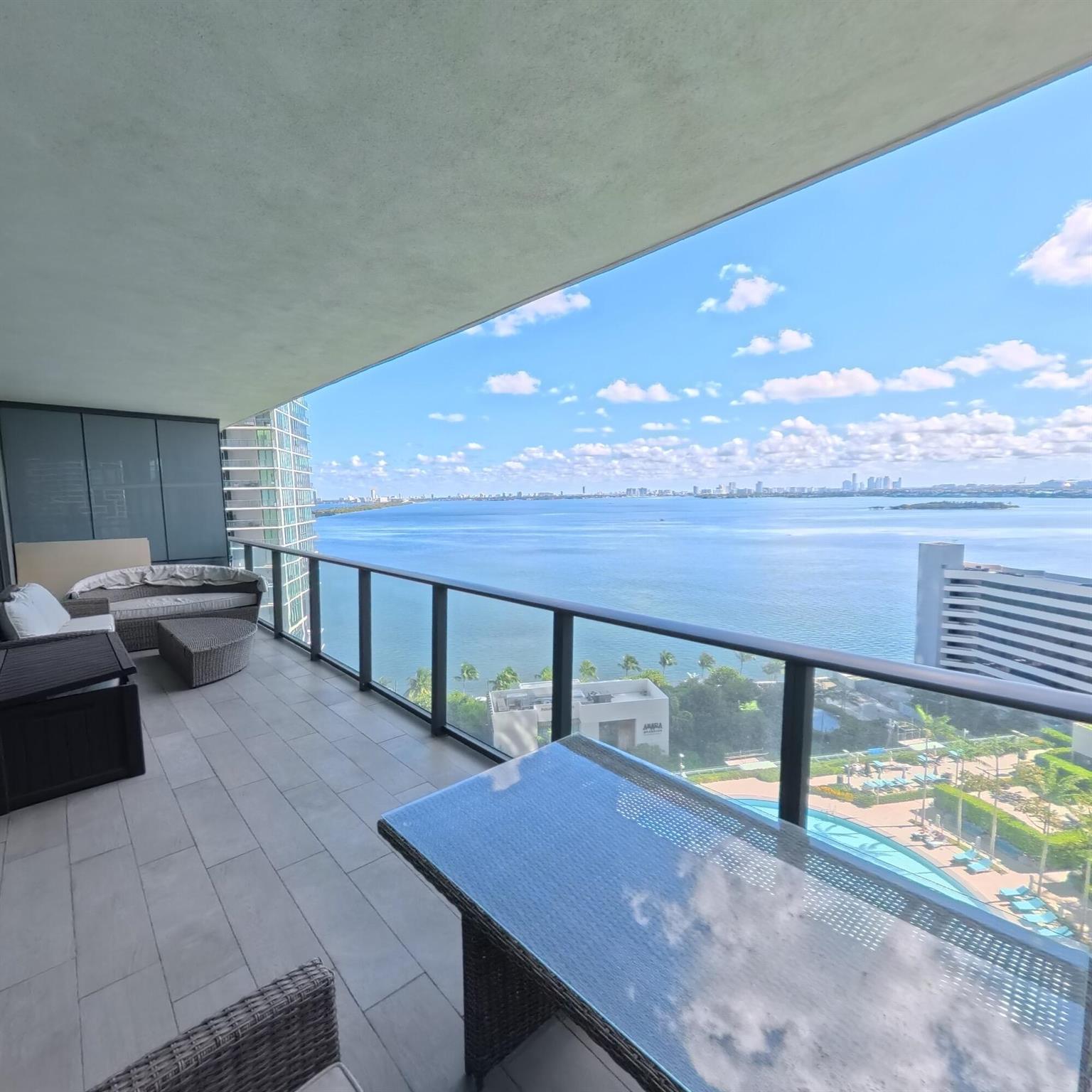 PARAISO BAY CONDO - Residential