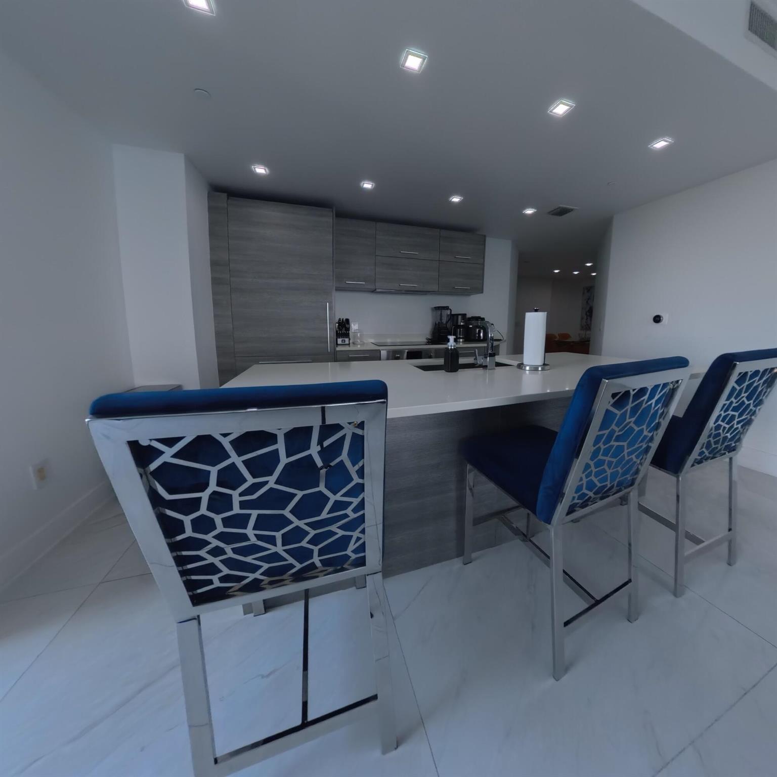 PARAISO BAY CONDO - Residential