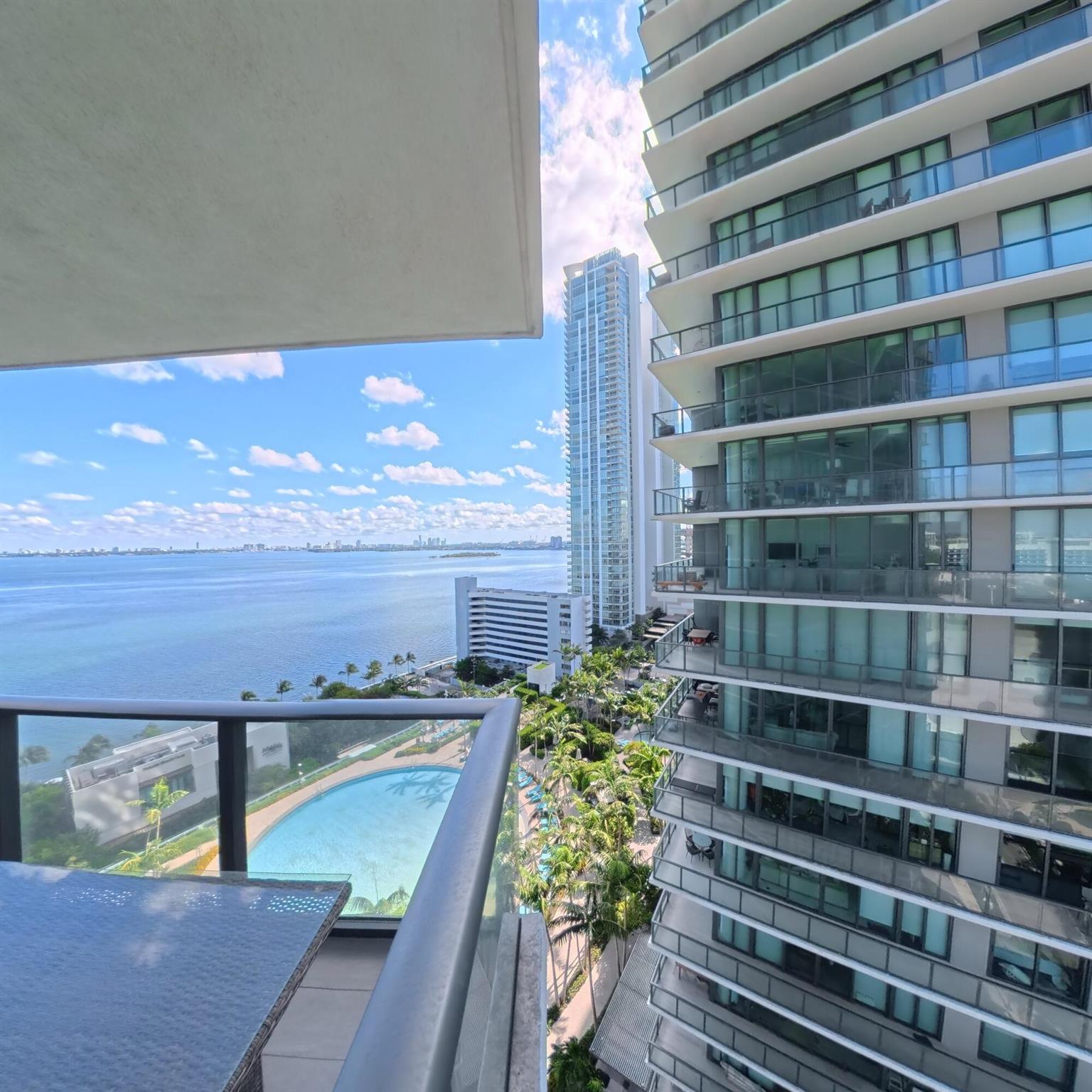 PARAISO BAY CONDO - Residential