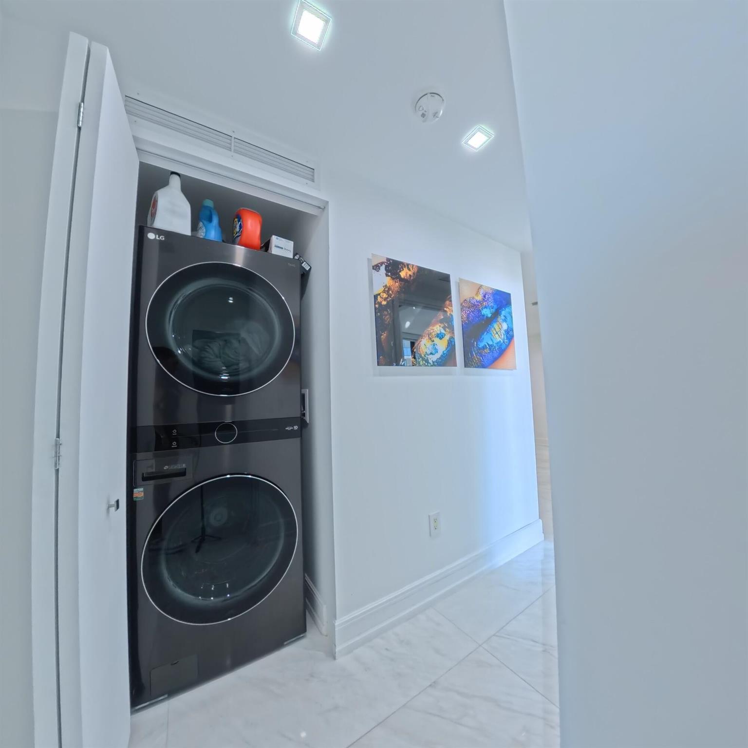 PARAISO BAY CONDO - Residential