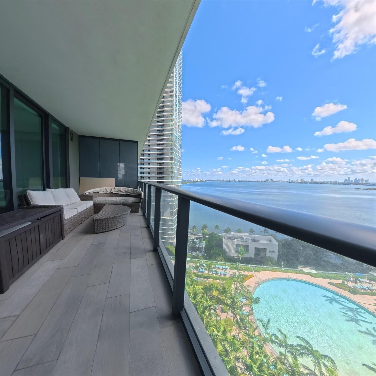 PARAISO BAY CONDO - Residential