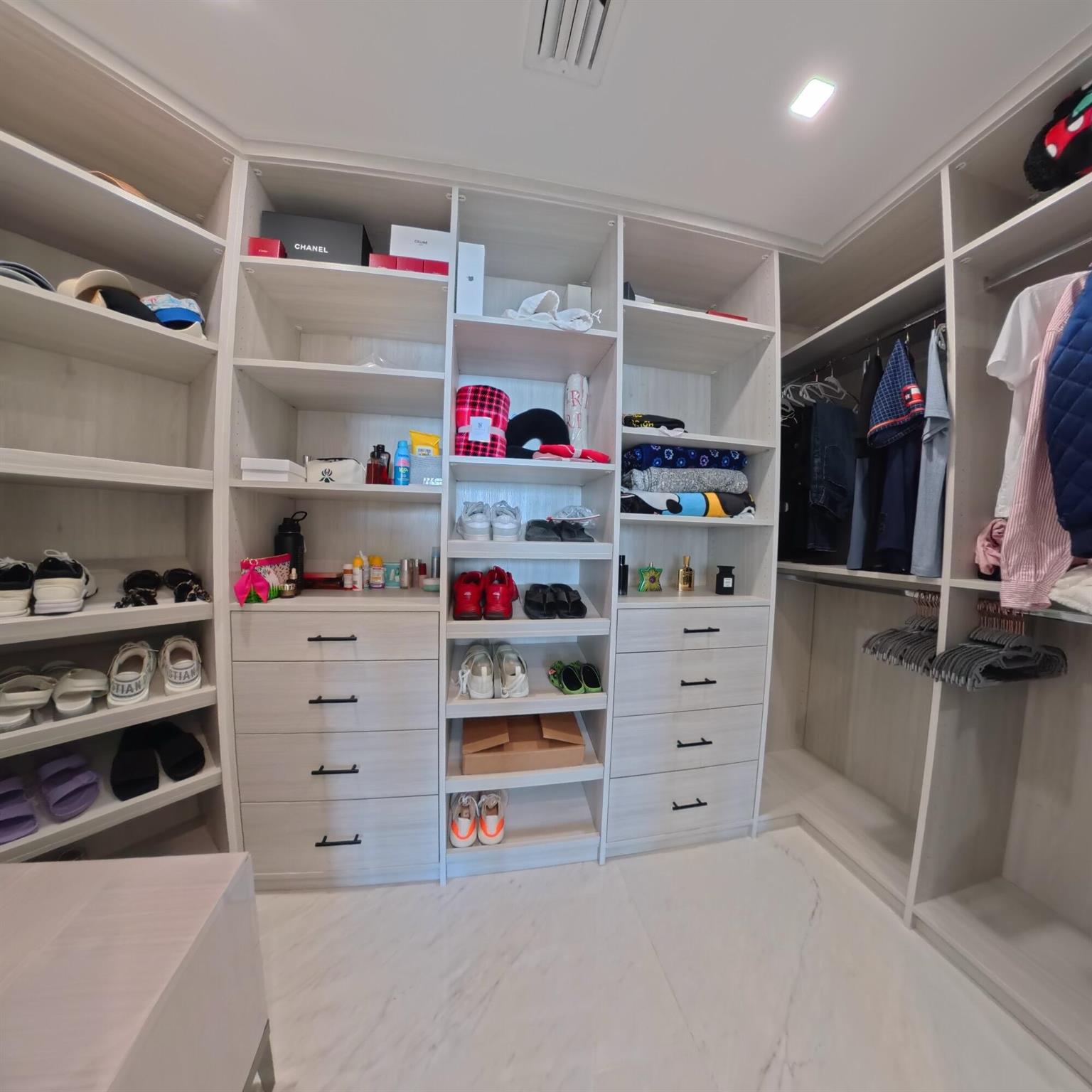 PARAISO BAY CONDO - Residential