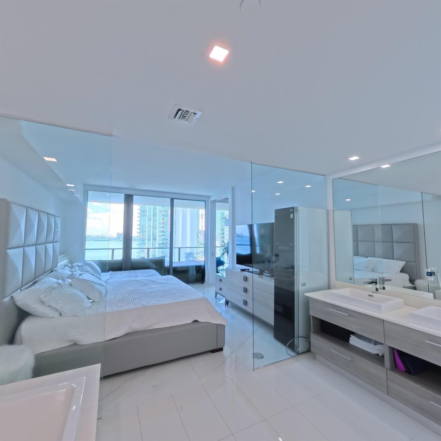 PARAISO BAY CONDO - Residential