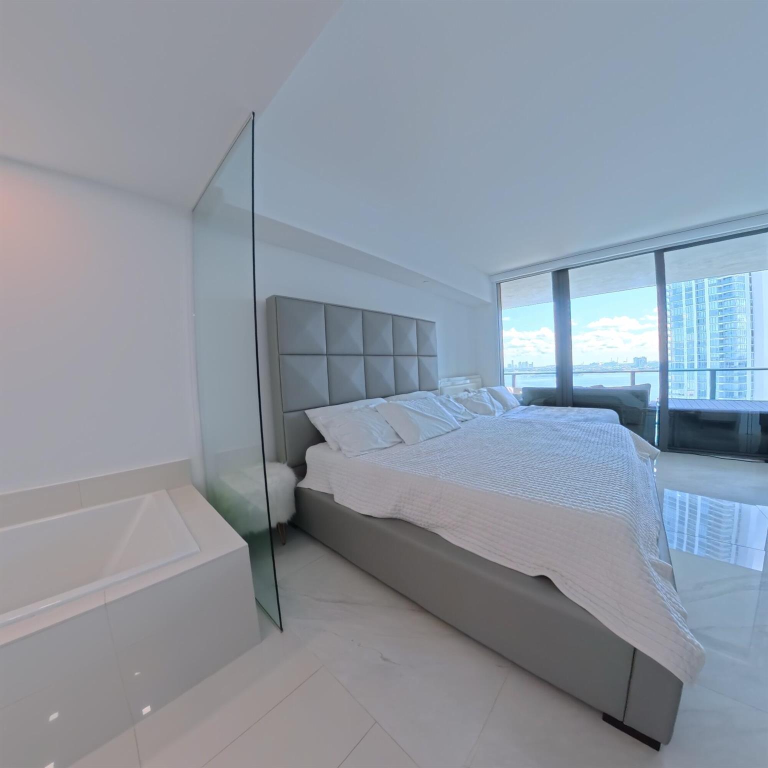 PARAISO BAY CONDO - Residential