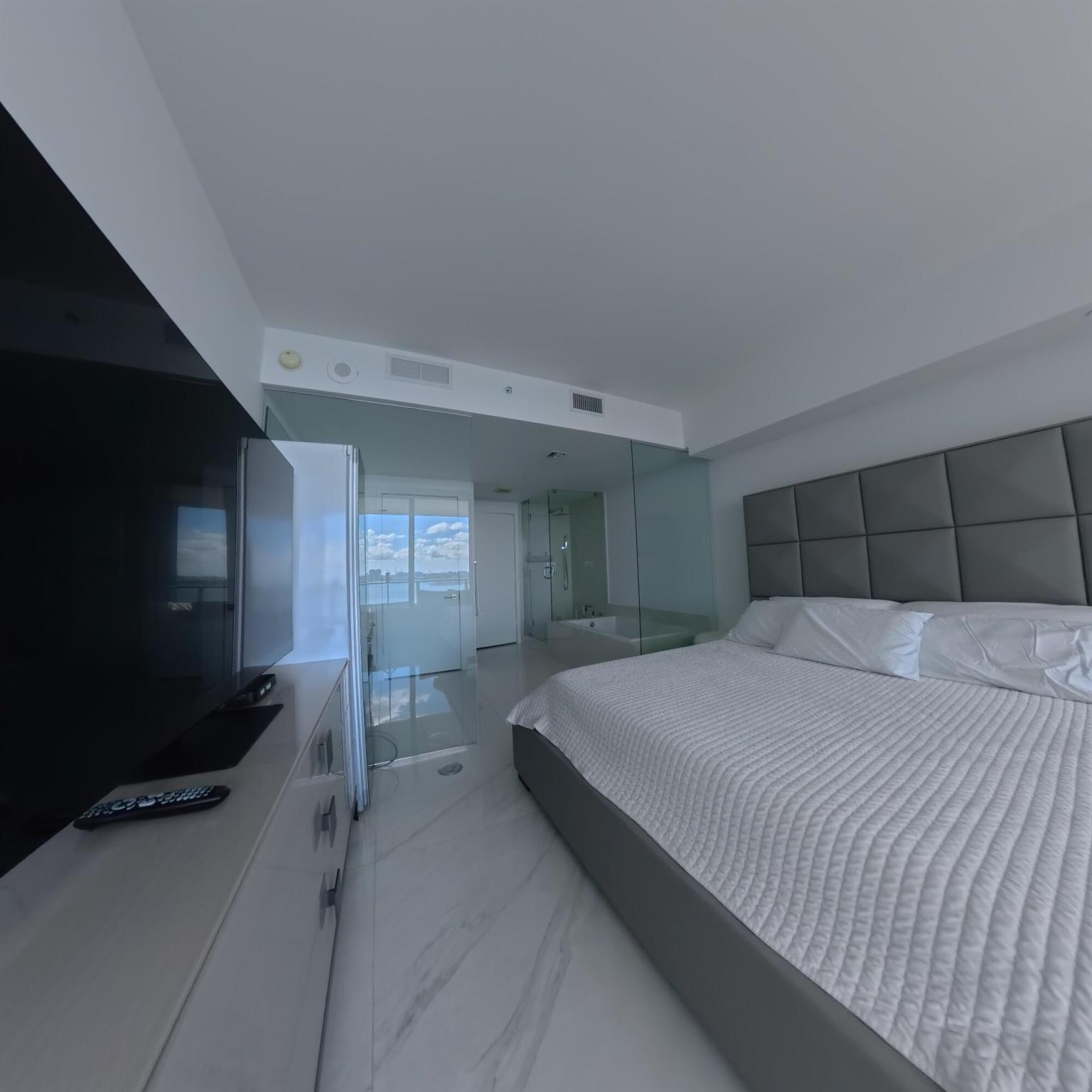 PARAISO BAY CONDO - Residential