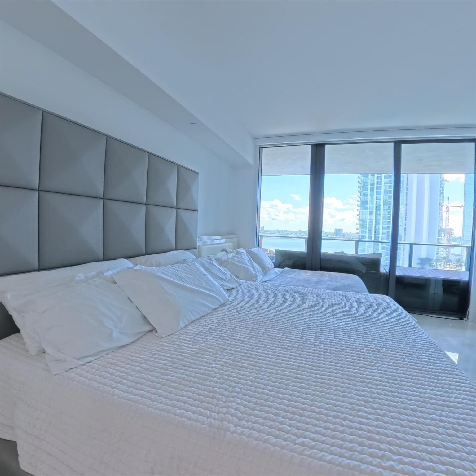 PARAISO BAY CONDO - Residential