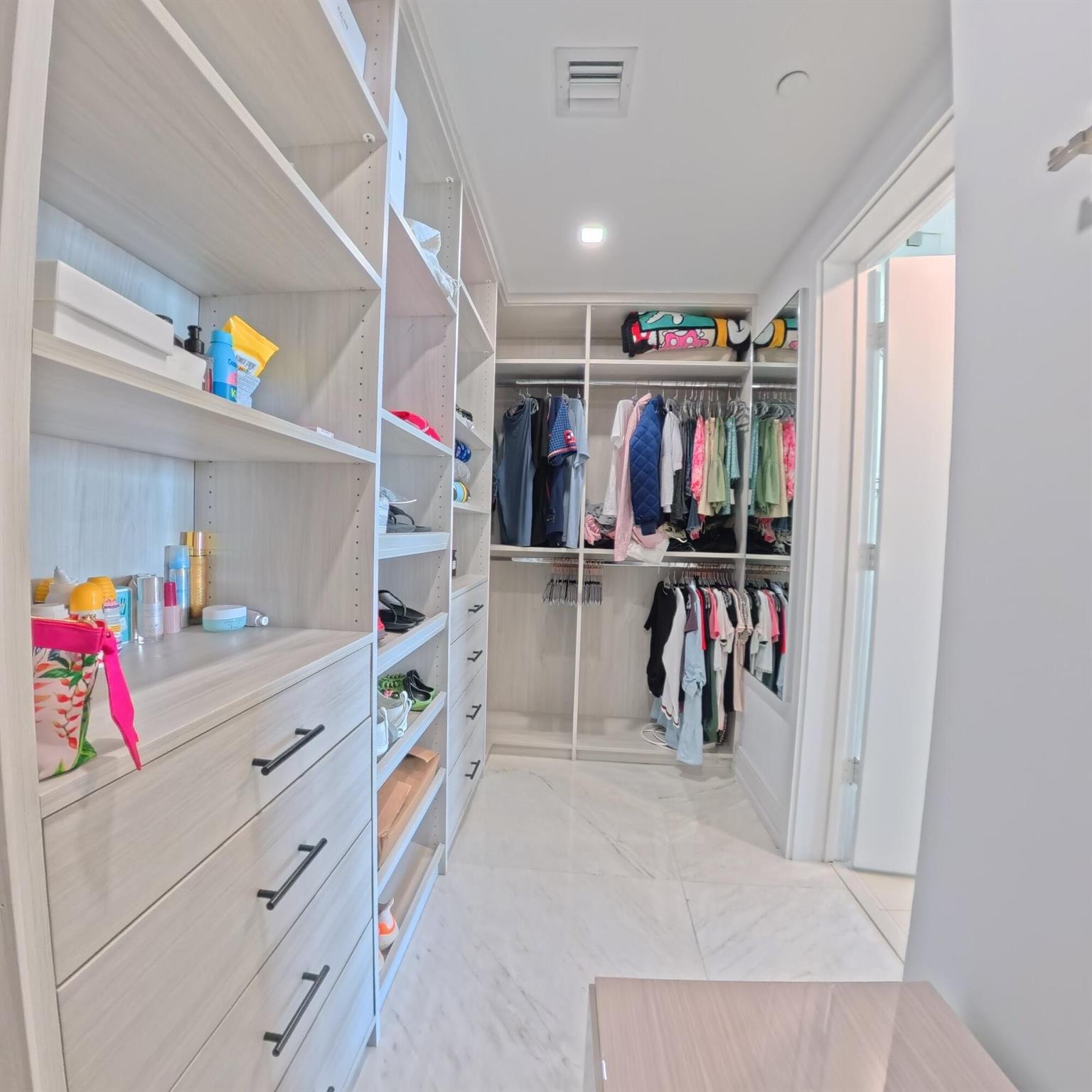 PARAISO BAY CONDO - Residential