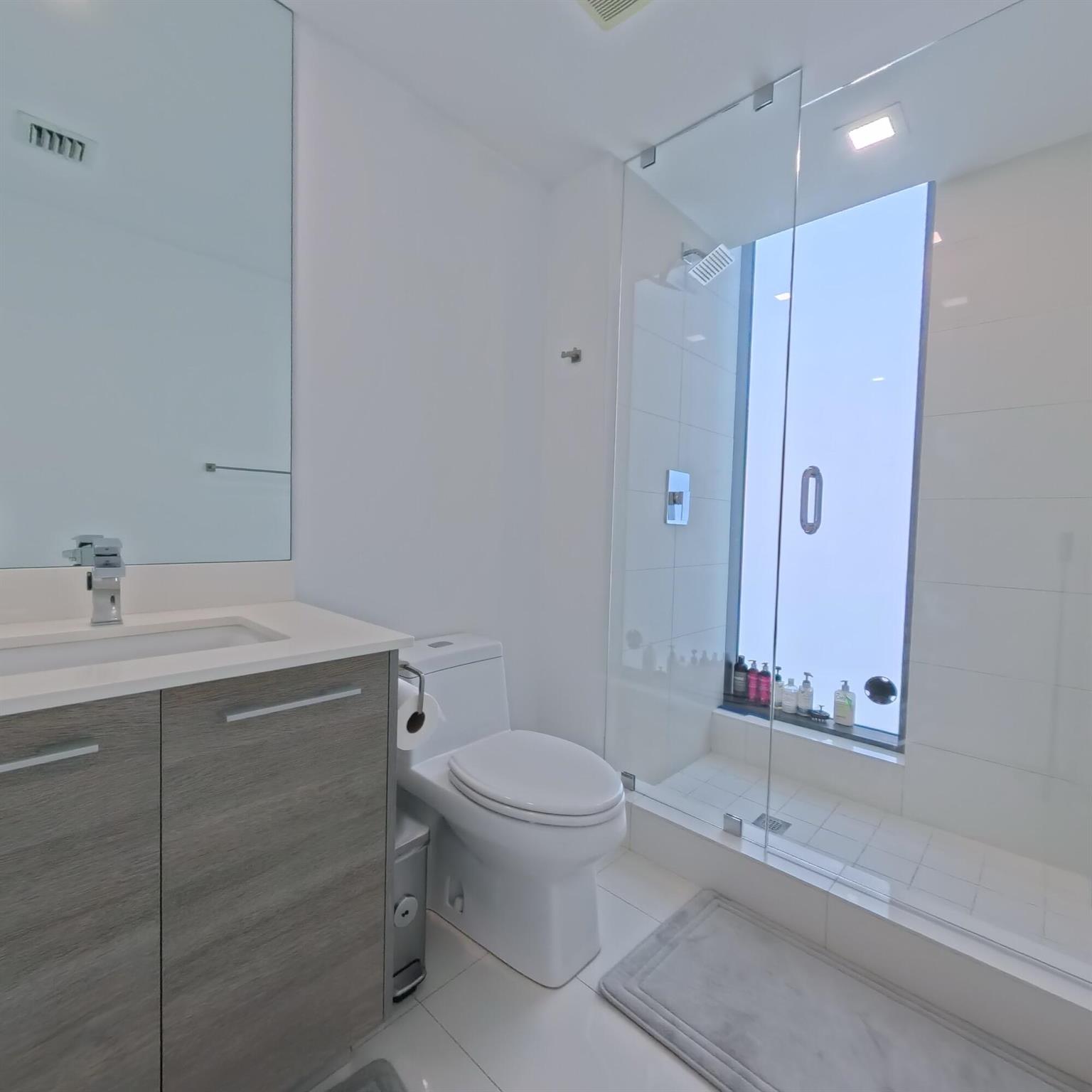 PARAISO BAY CONDO - Residential