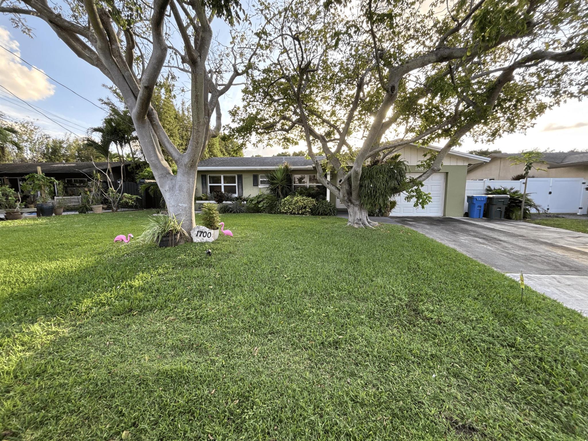 ROYAL PALM ACRES ELEVENTH SEC - Residential Lease