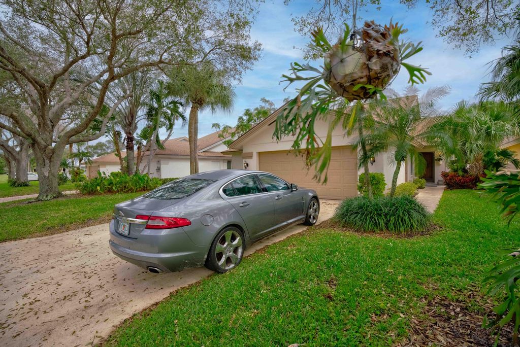 Photo of 143 Cape Pointe Circle, Jupiter, FL 33477 (MLS # R10943462)