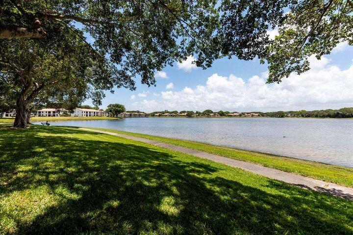 PARK AT WINDWOOD CONDO - Residential Lease
