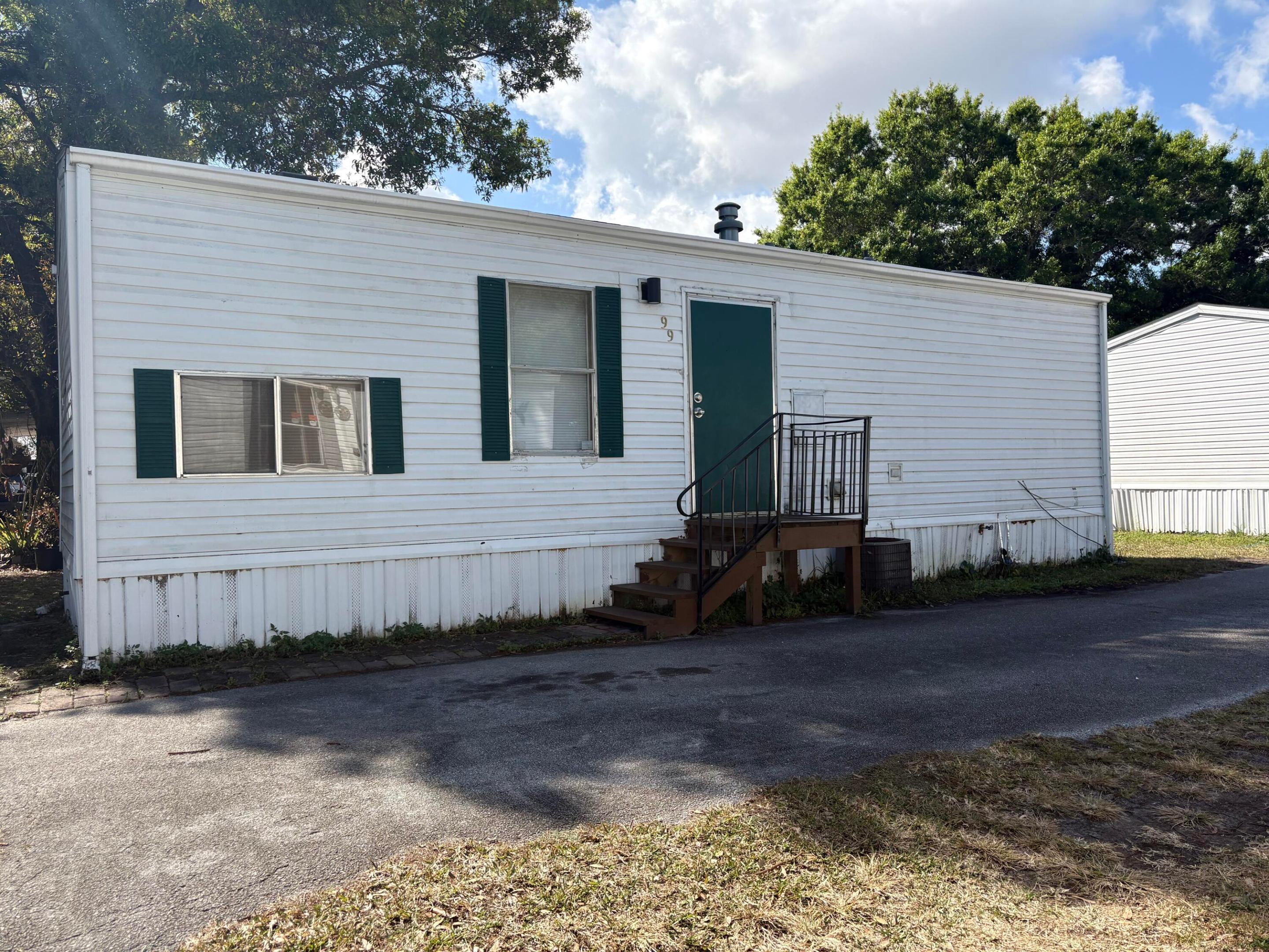 MANATEE MOBILE HOME PAEK - Residential
