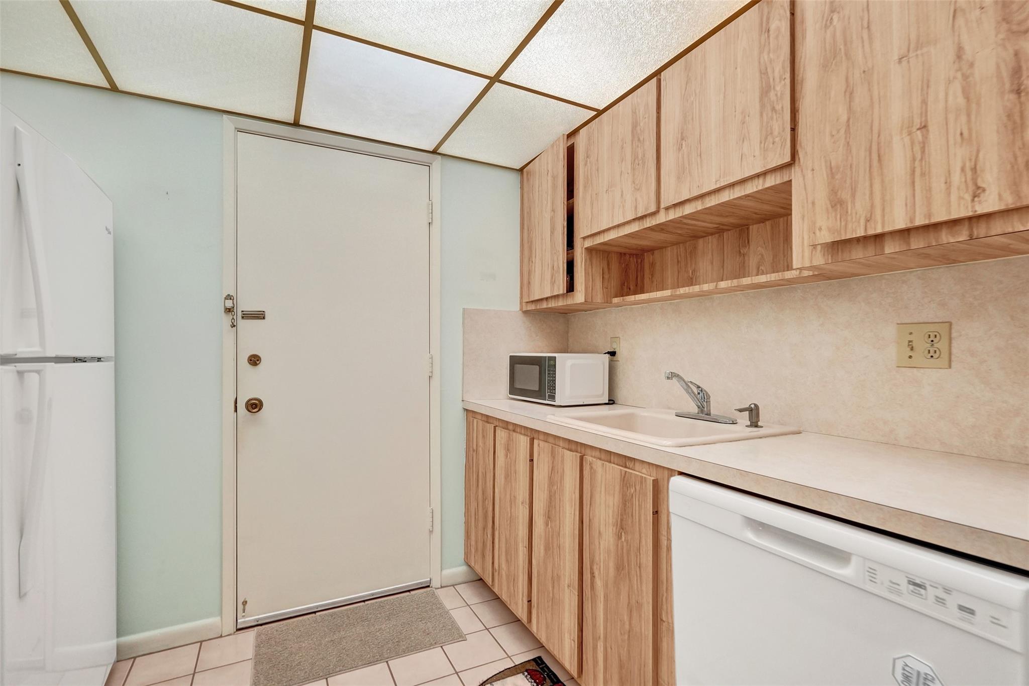 101 E Mcnab Rd 209