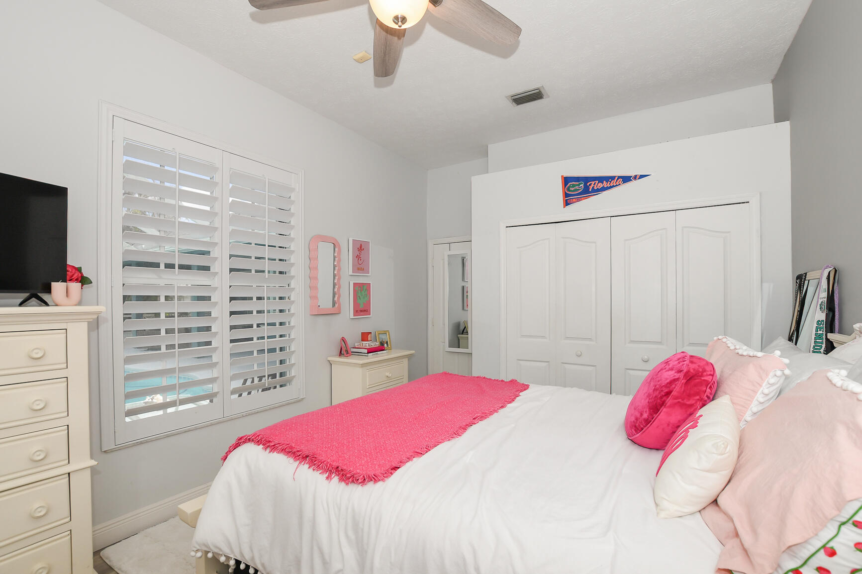 PINECREST LAKES - Residential