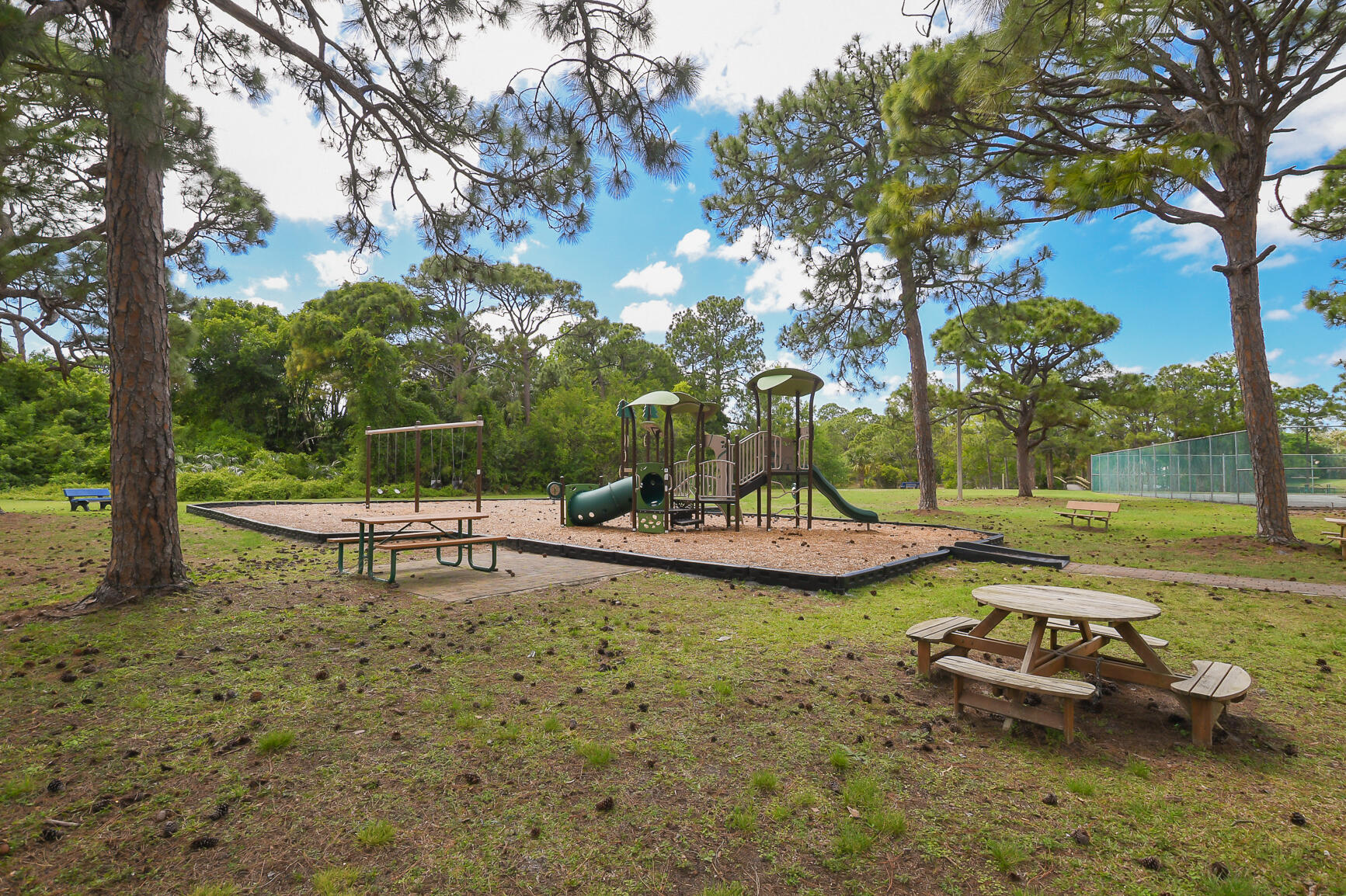 PINECREST LAKES - Residential