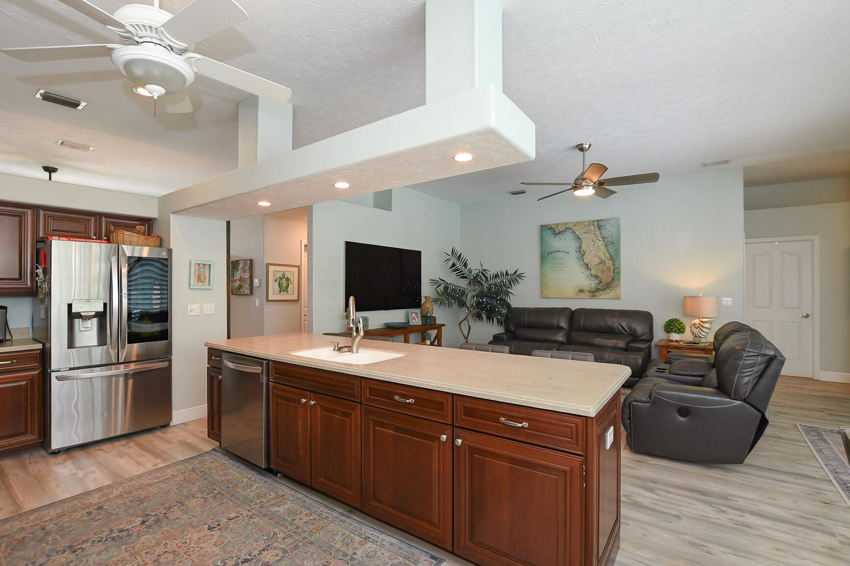 PINECREST LAKES - Residential