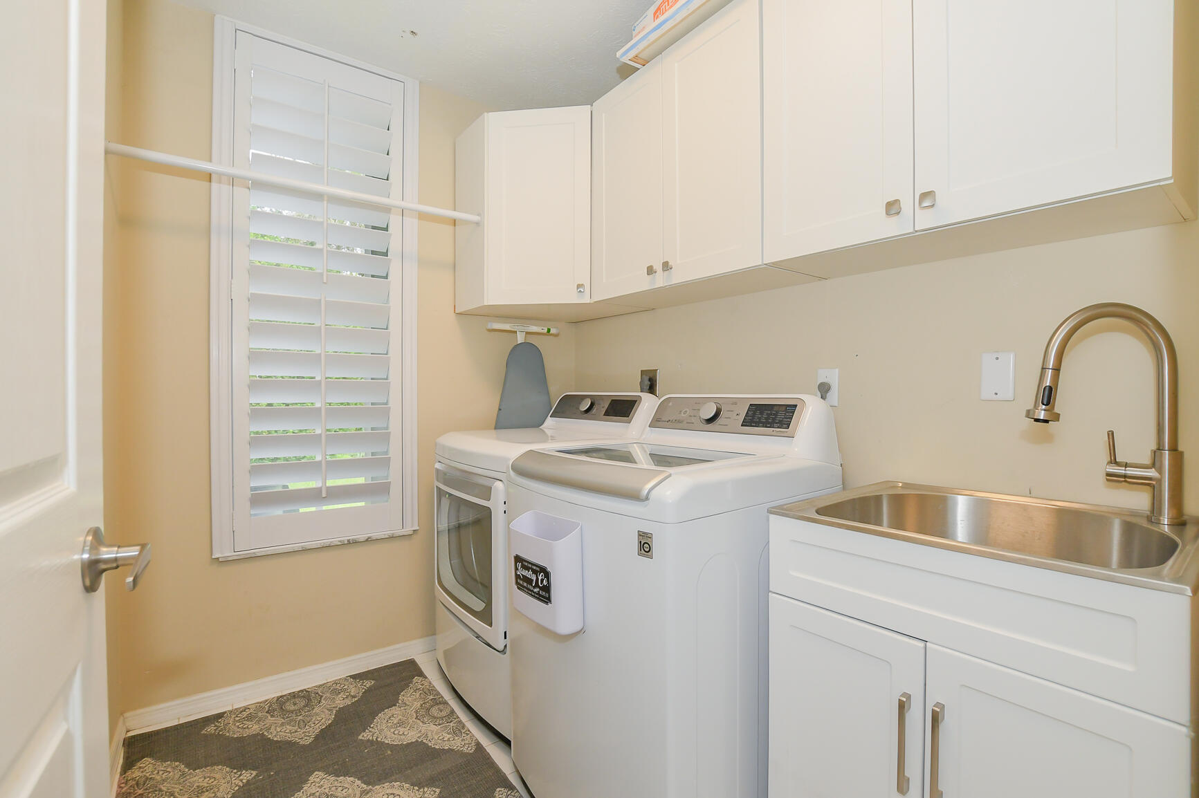 PINECREST LAKES - Residential