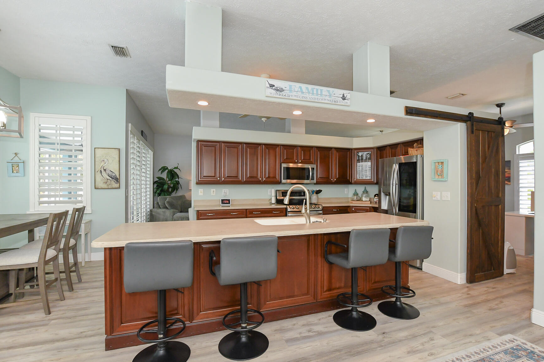 PINECREST LAKES - Residential