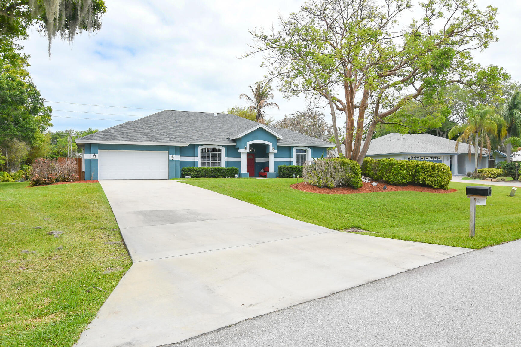 2263 NE Marlberry Lane