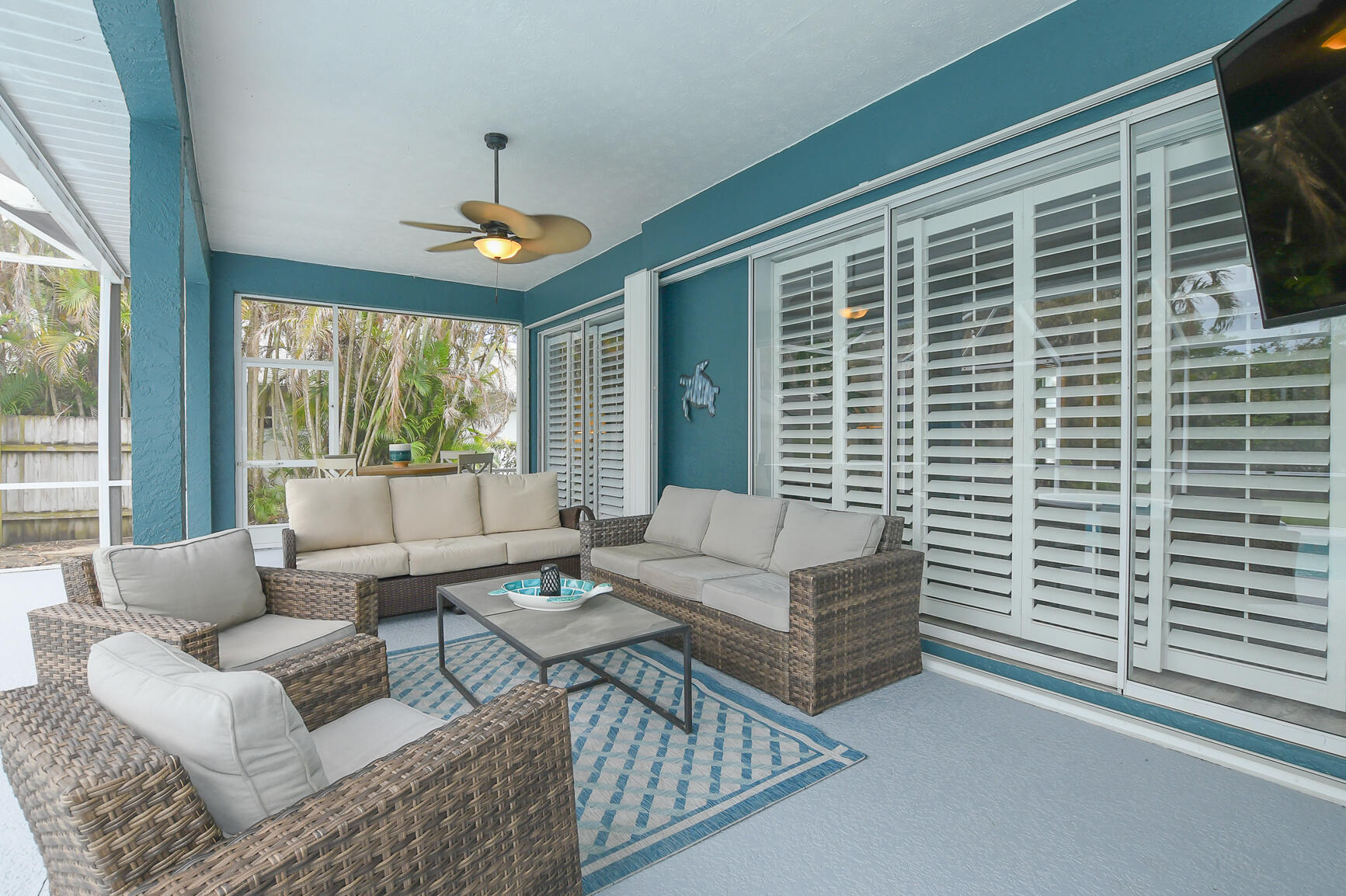 PINECREST LAKES - Residential