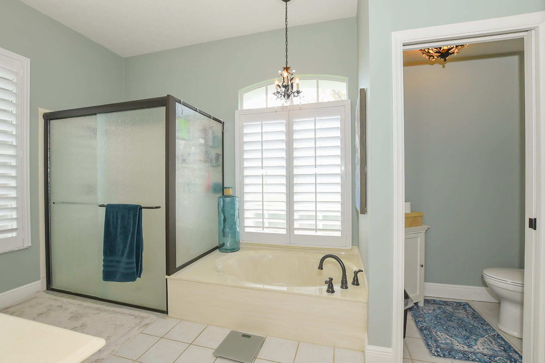 PINECREST LAKES - Residential