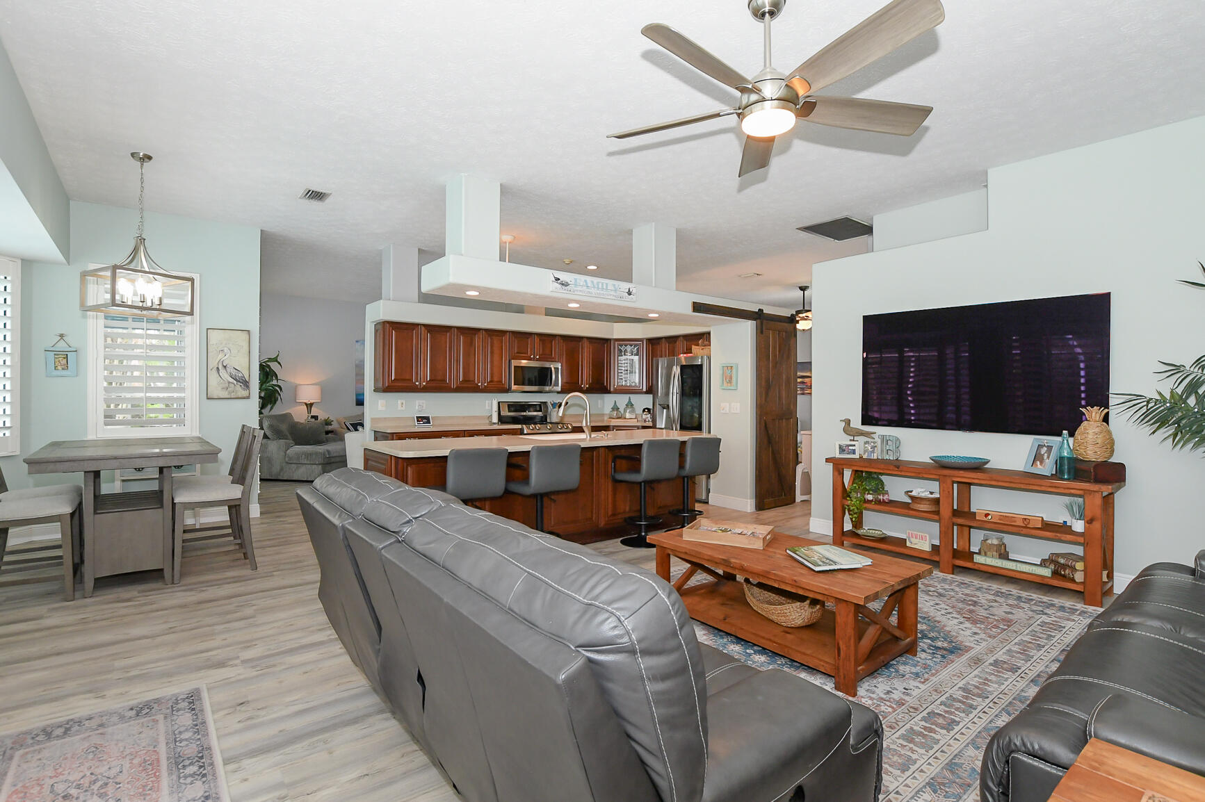 PINECREST LAKES - Residential