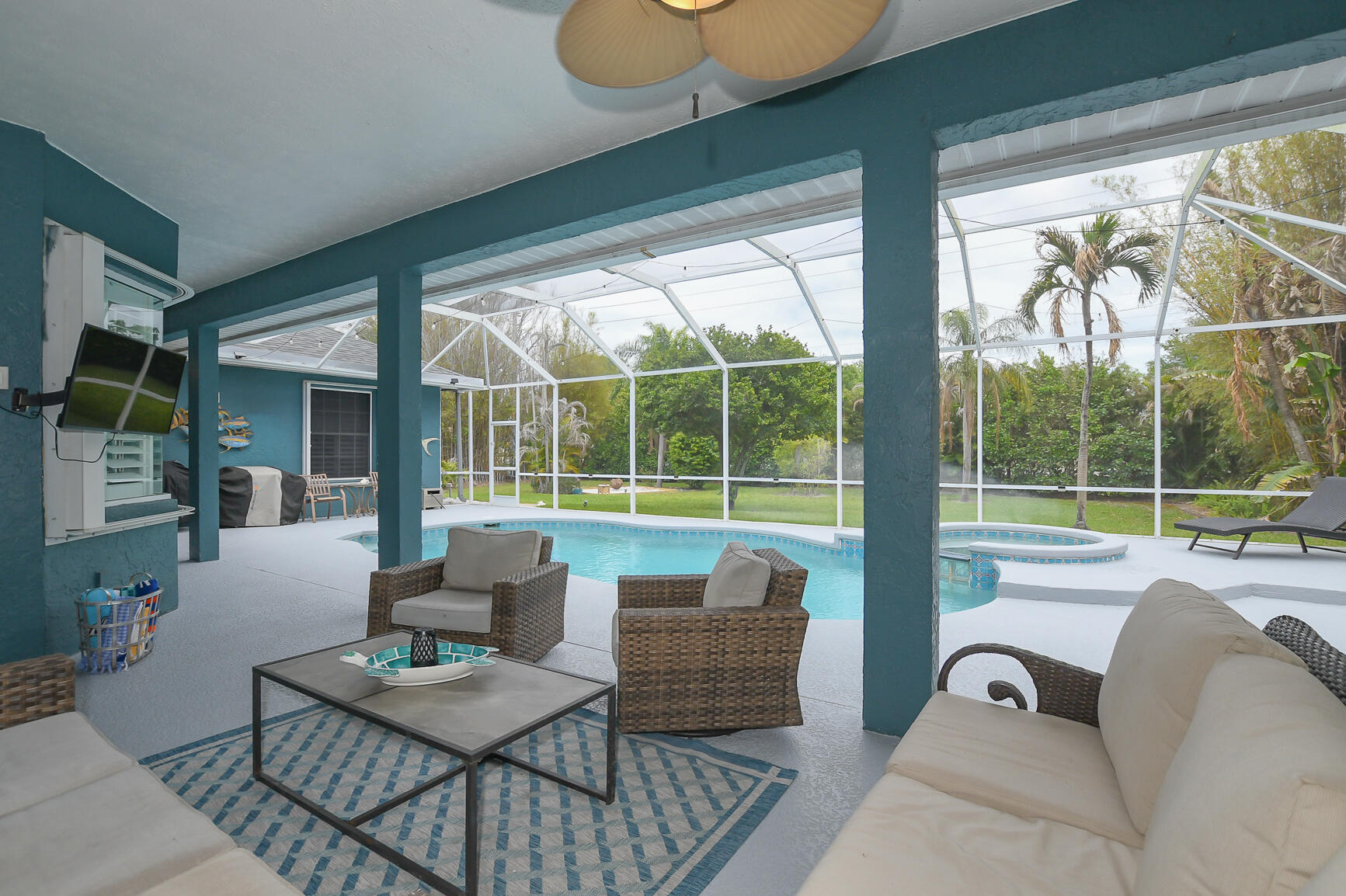 PINECREST LAKES - Residential