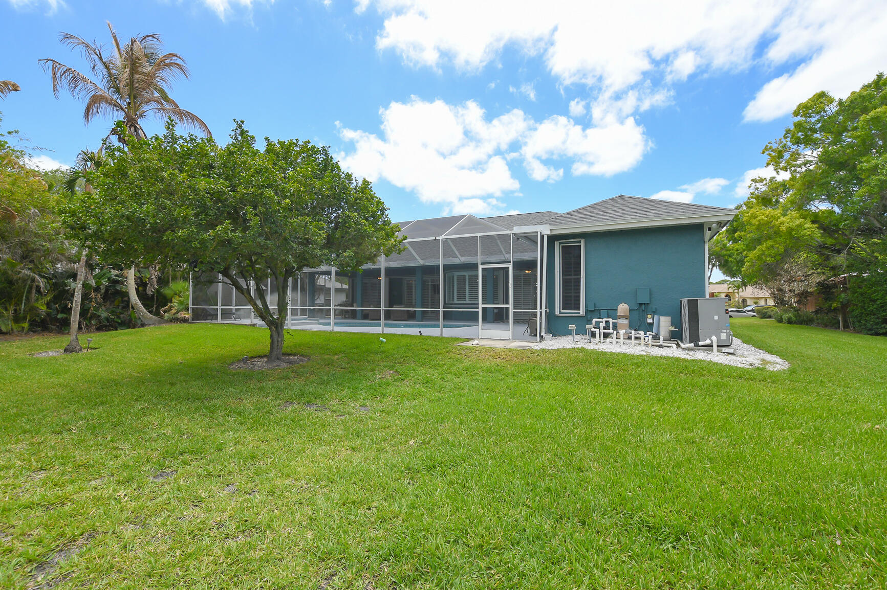 PINECREST LAKES - Residential