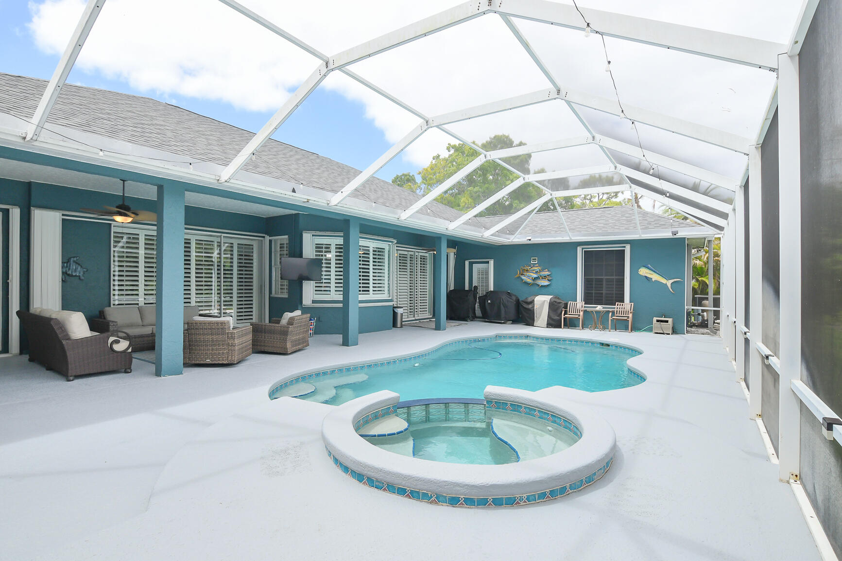 PINECREST LAKES - Residential