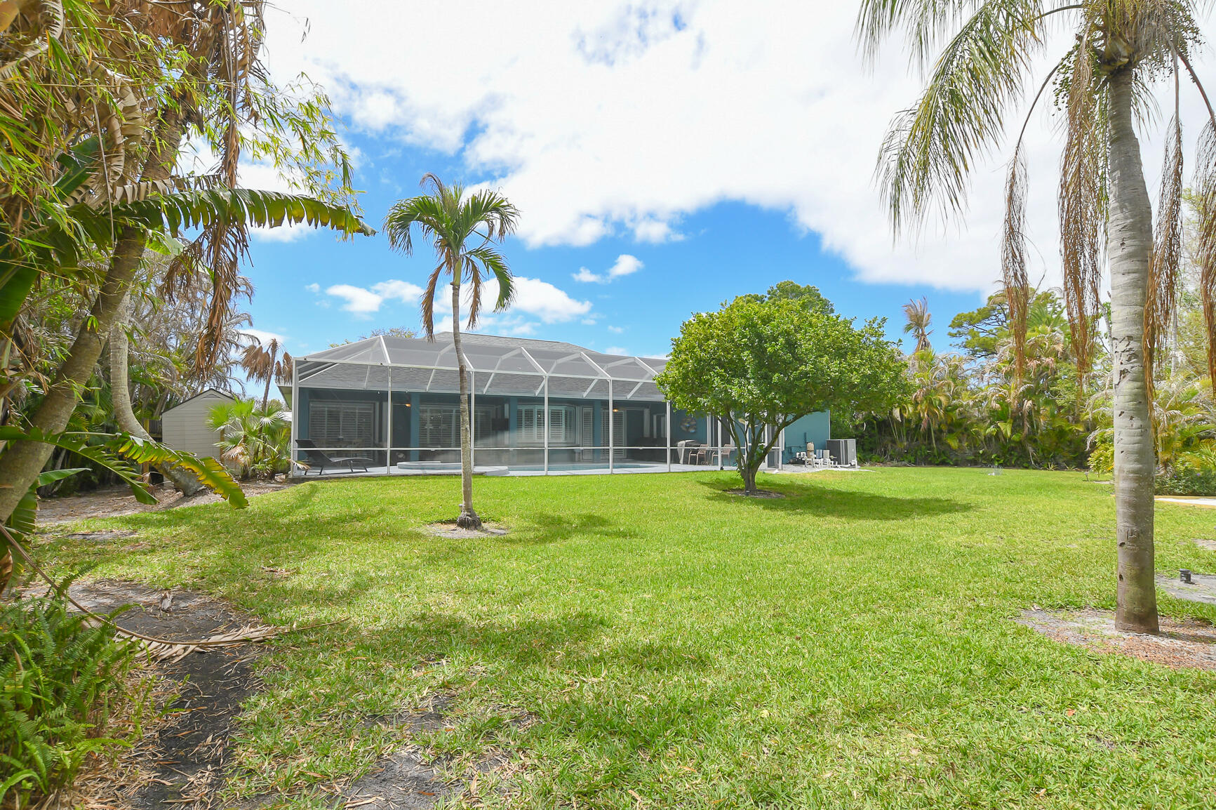 PINECREST LAKES - Residential