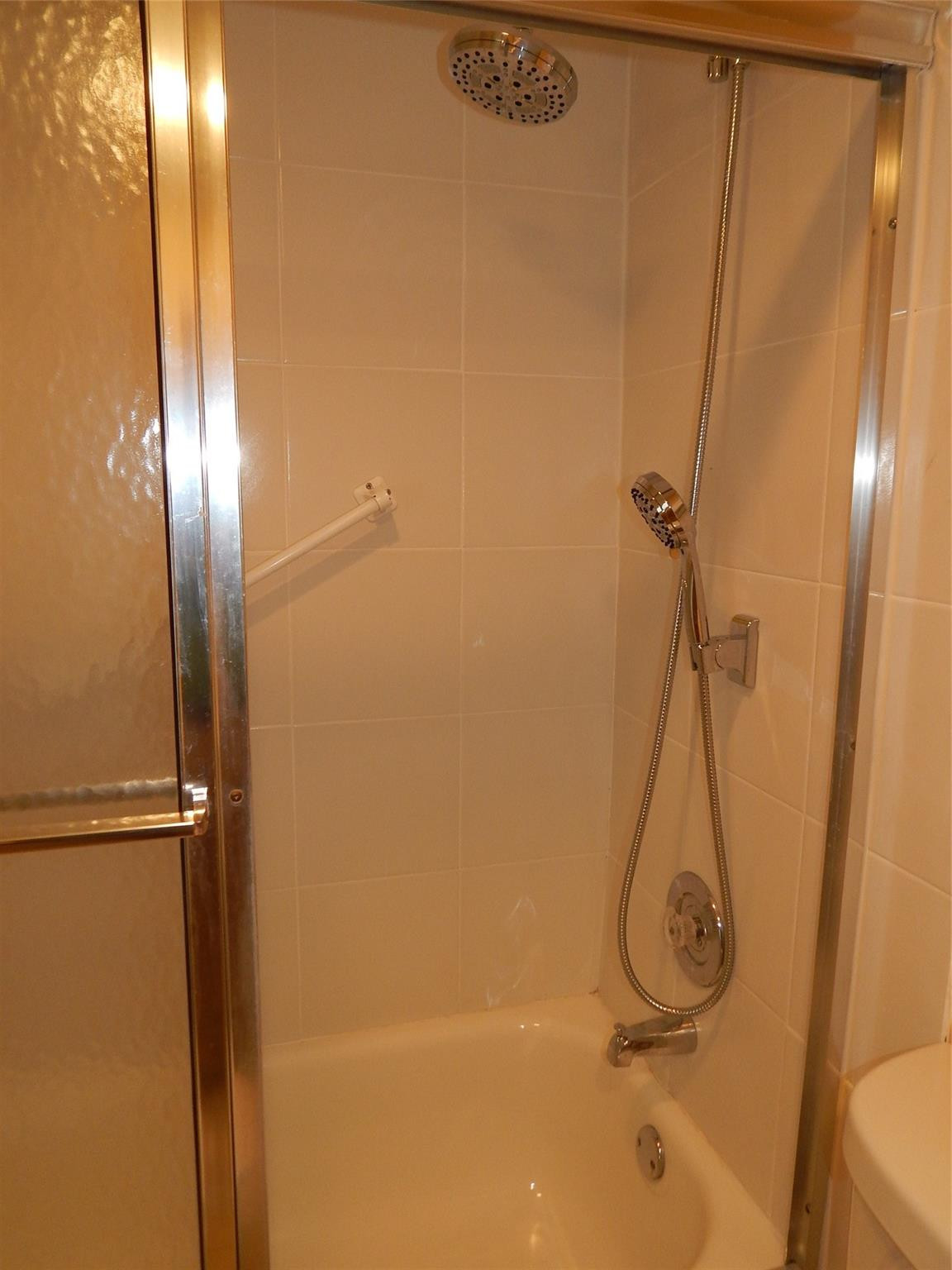 Kings Point Capri - Residential