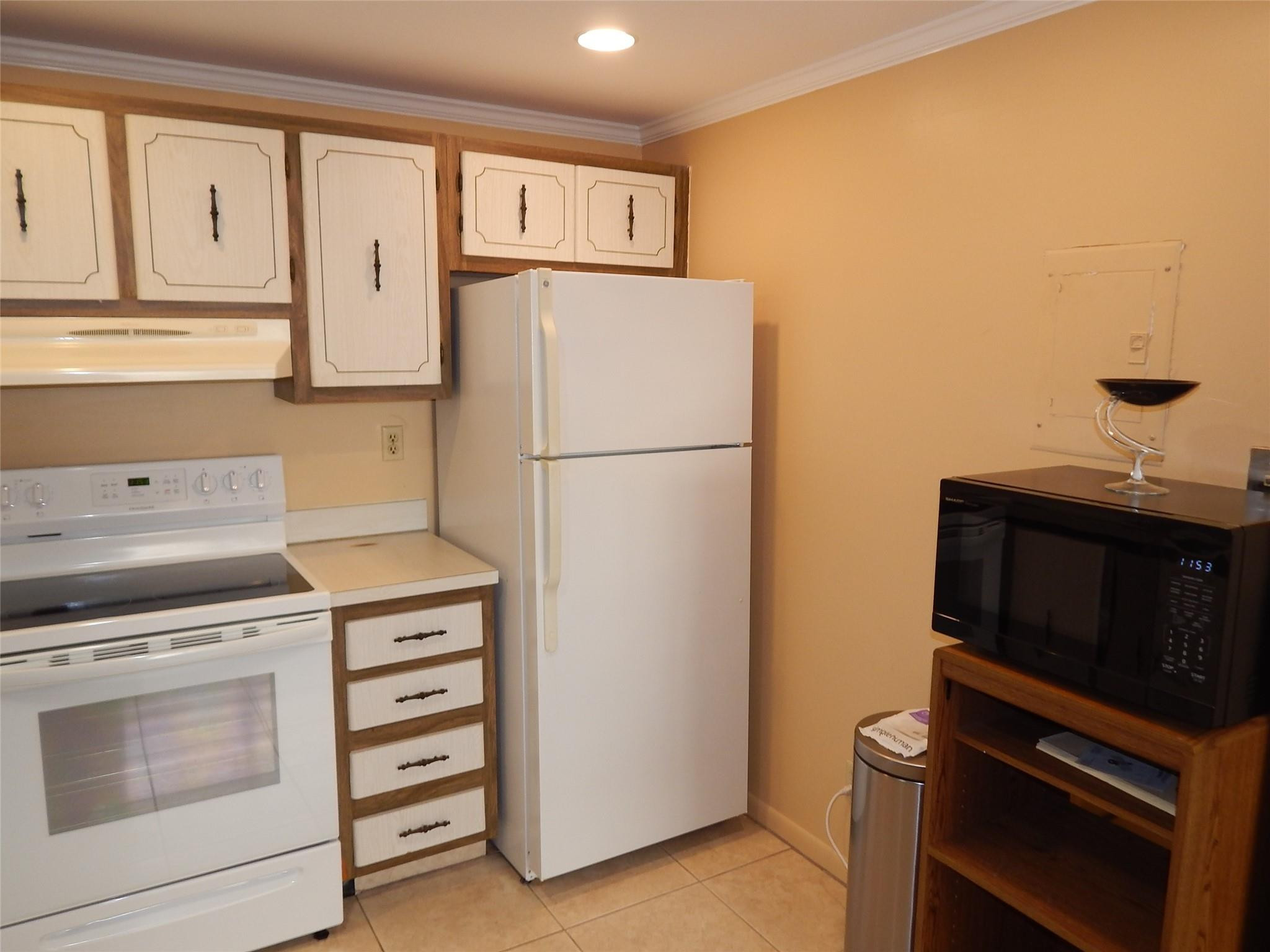 Kings Point Capri - Residential