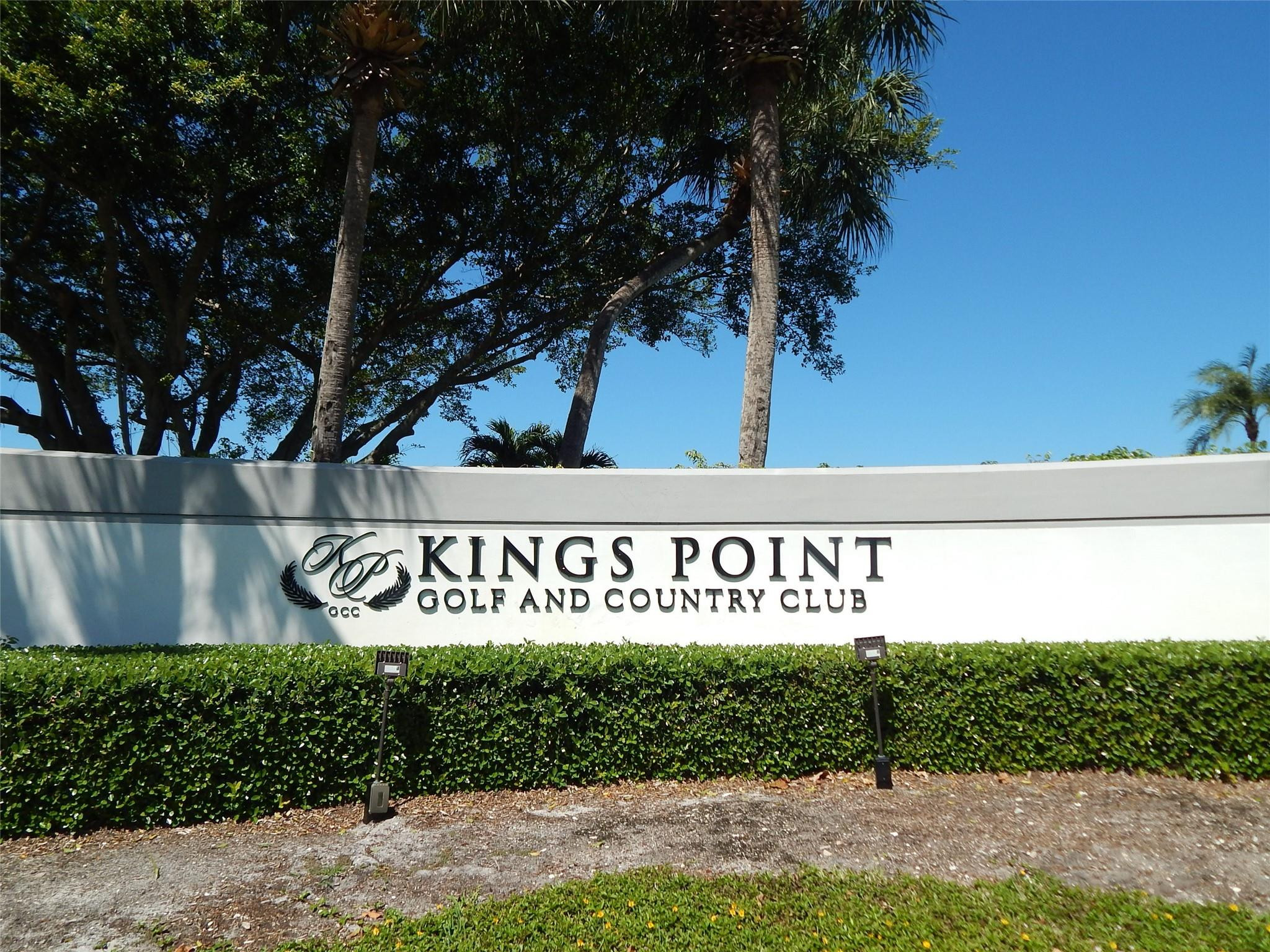 Kings Point Capri - Residential