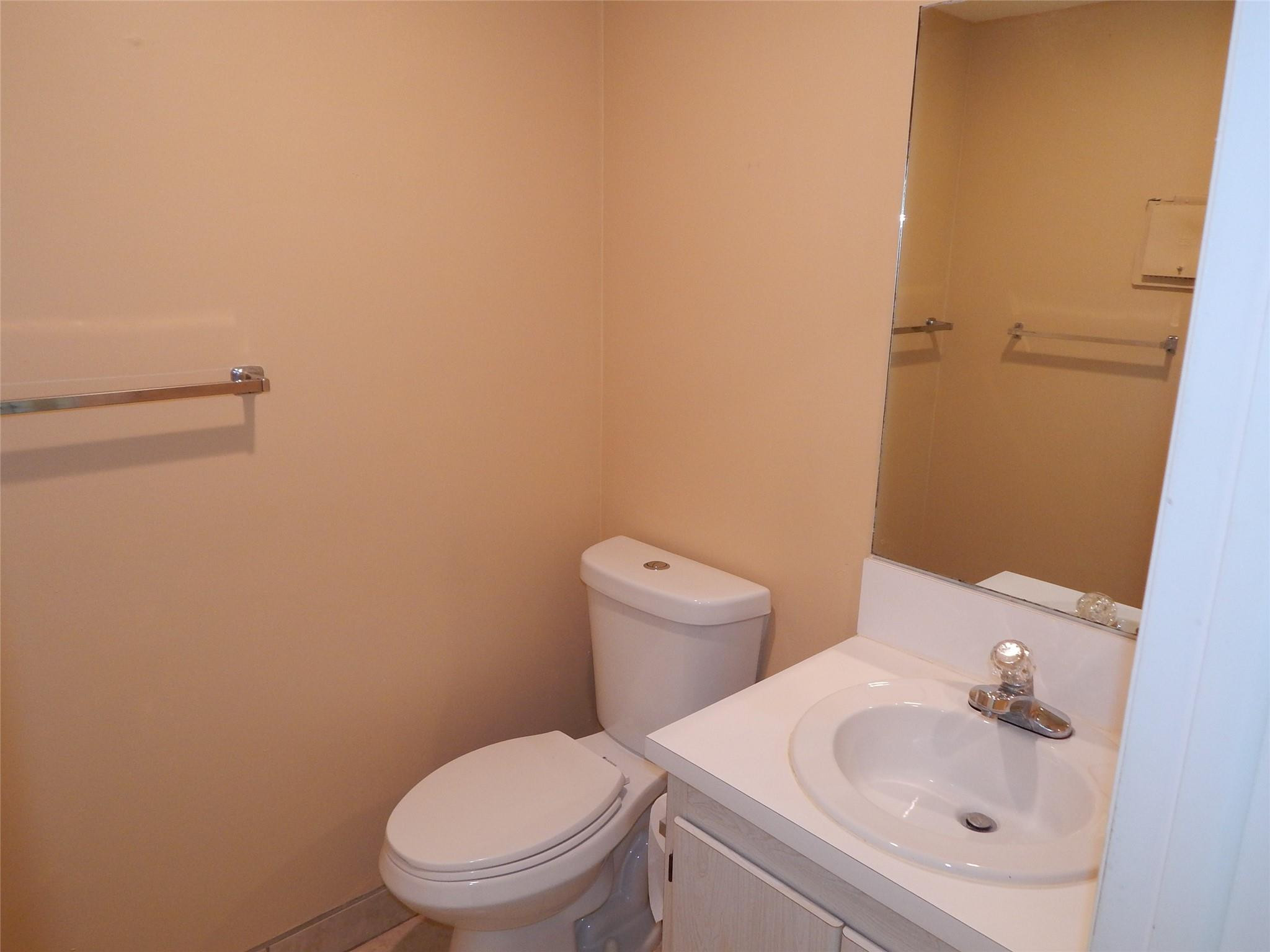 Kings Point Capri - Residential