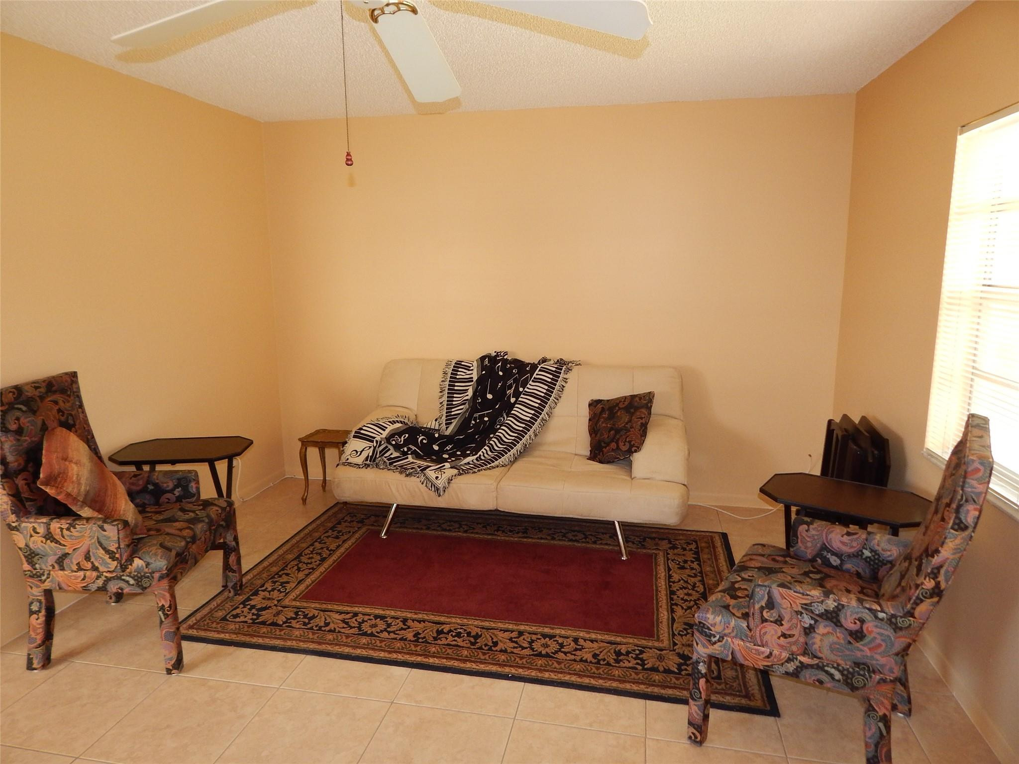 Kings Point Capri - Residential