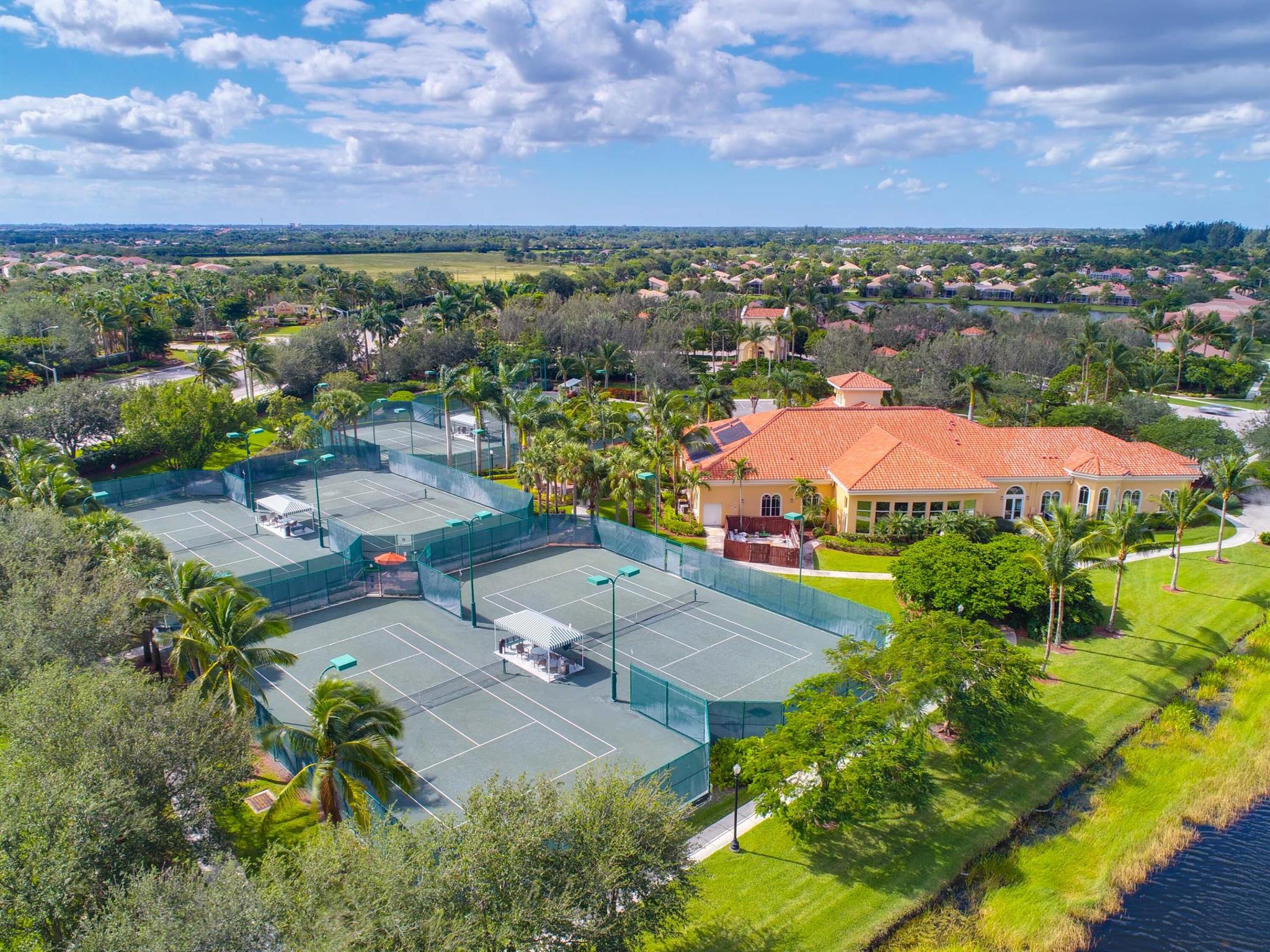 VILLAGGIO VILLAGES OF WIN - Residential