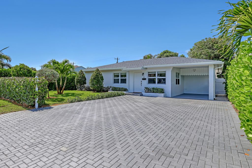 Photo of 942 Macy Street, West Palm Beach, FL 33405 (MLS # R11109434)