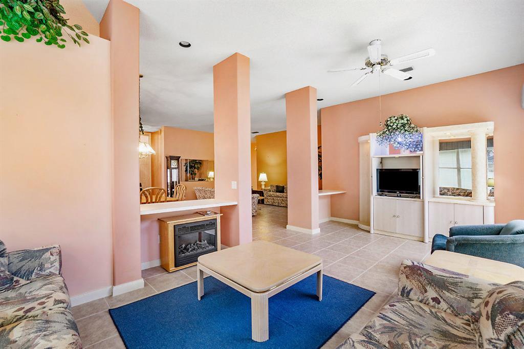 HAMPTONS AT MAPLEWOOD - Residential