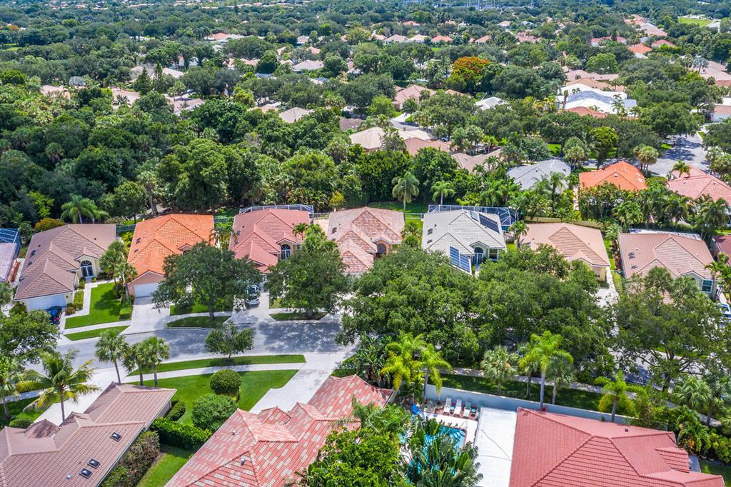 HAMPTONS AT MAPLEWOOD - Residential