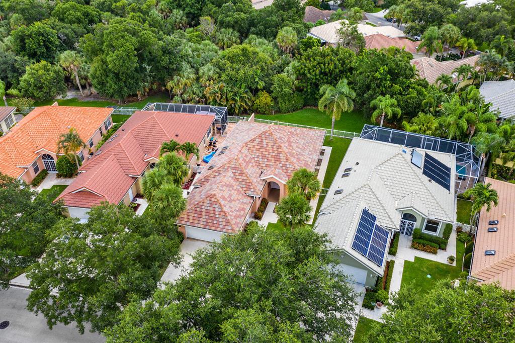 HAMPTONS AT MAPLEWOOD - Residential