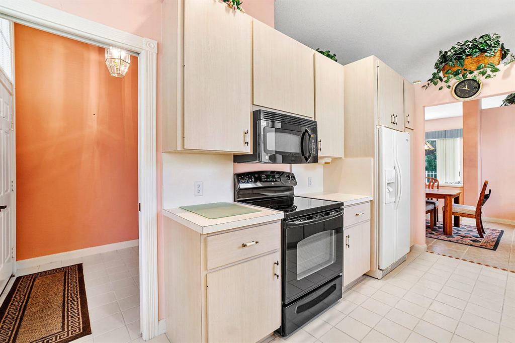 HAMPTONS AT MAPLEWOOD - Residential