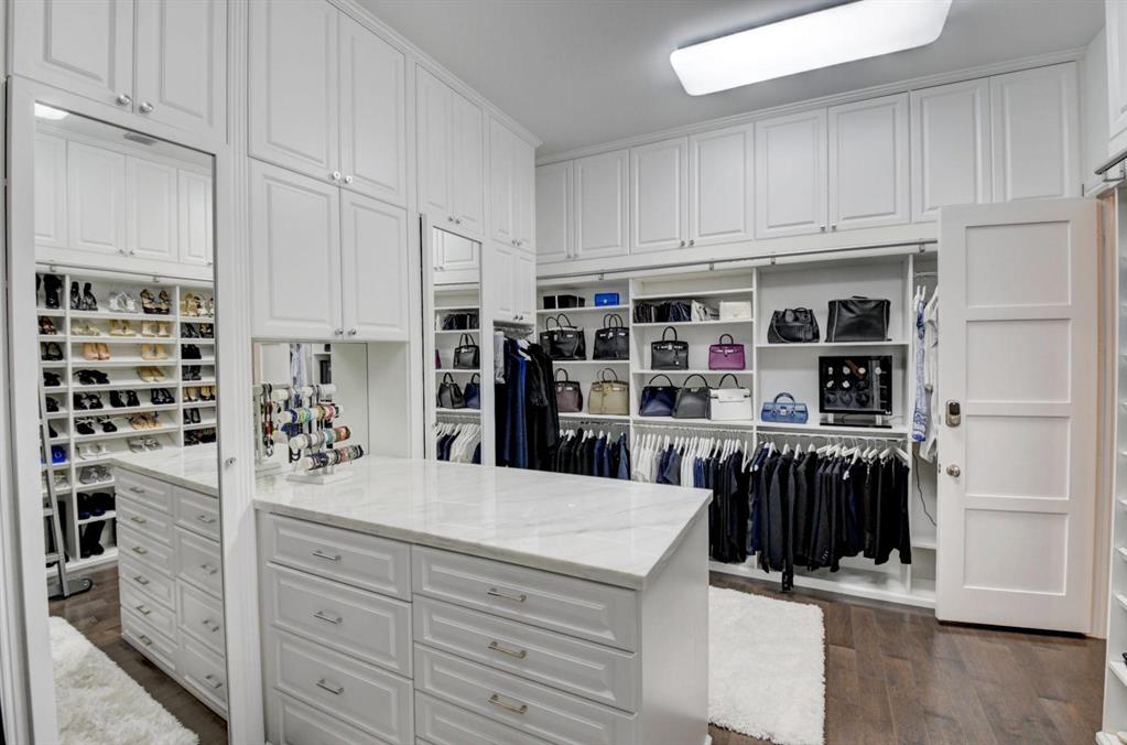 HAMPTONS - Residential