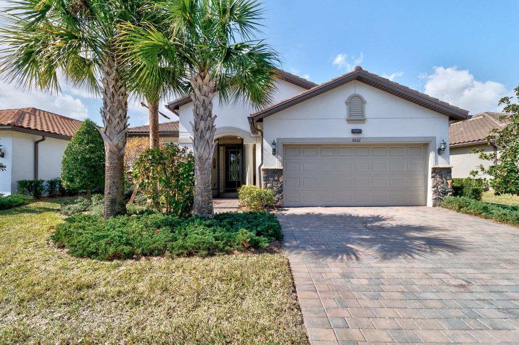 Photo of 5021 Monroe Circle, Vero Beach, FL 32967 (MLS # R11164735)