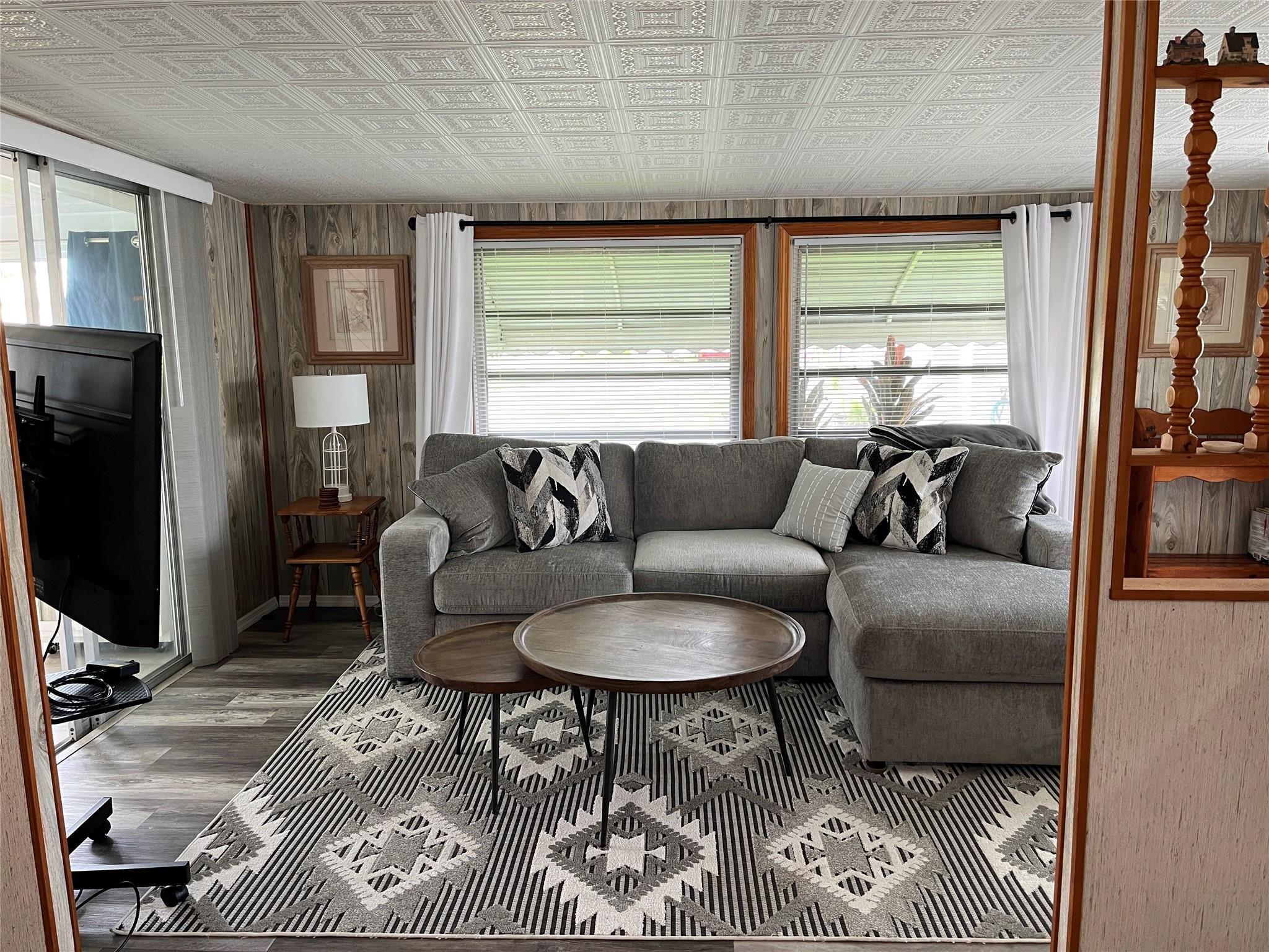 Park City Sec Two 56-25 B - Residential
