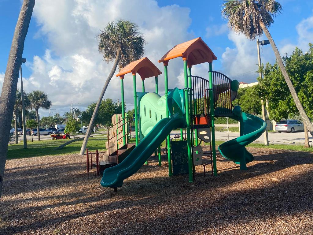 PALM BEACH VILLAS CONDO - Residential