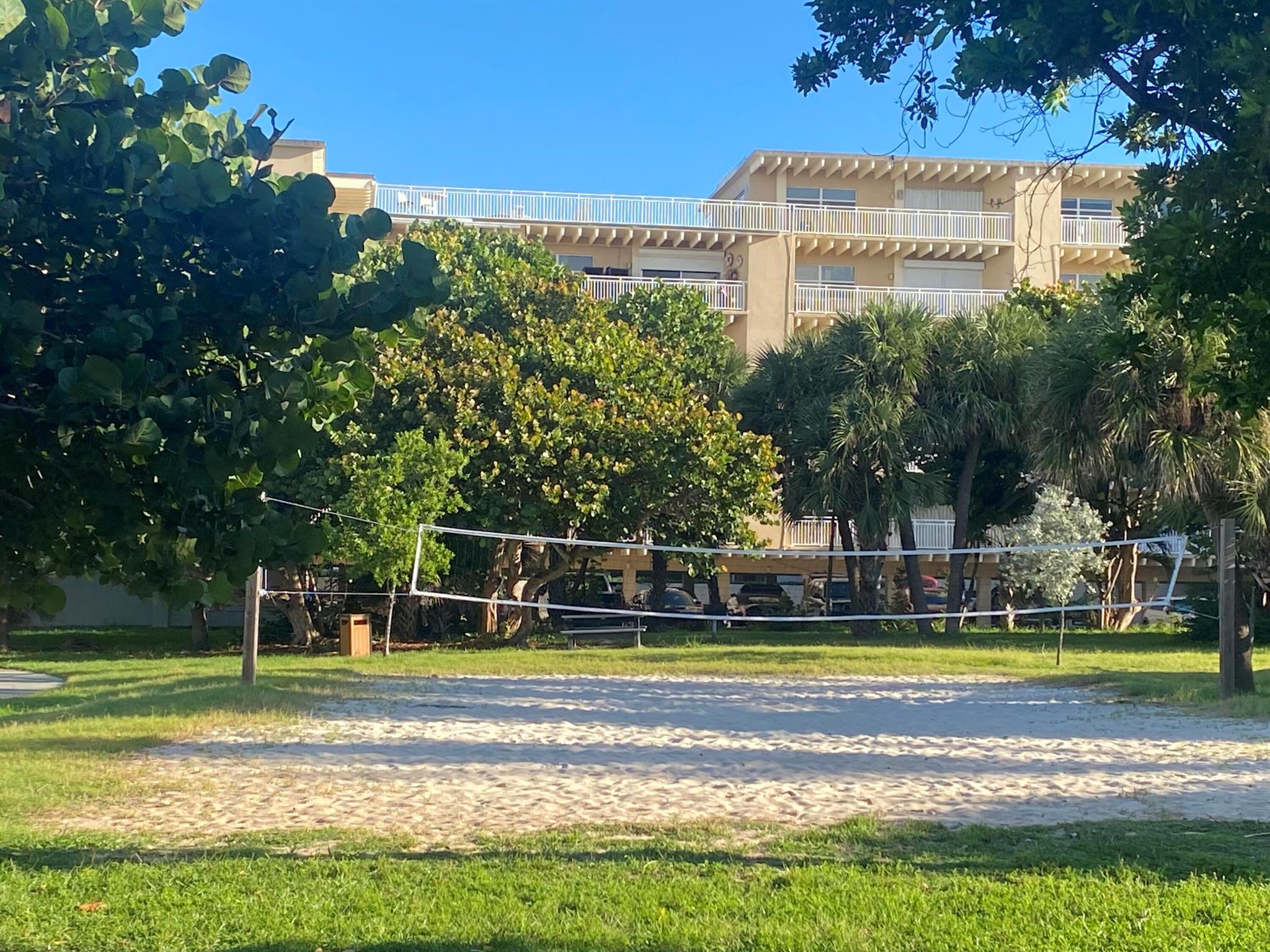 View photos, virtual tours, details... 4201 S Ocean Boulevard K3