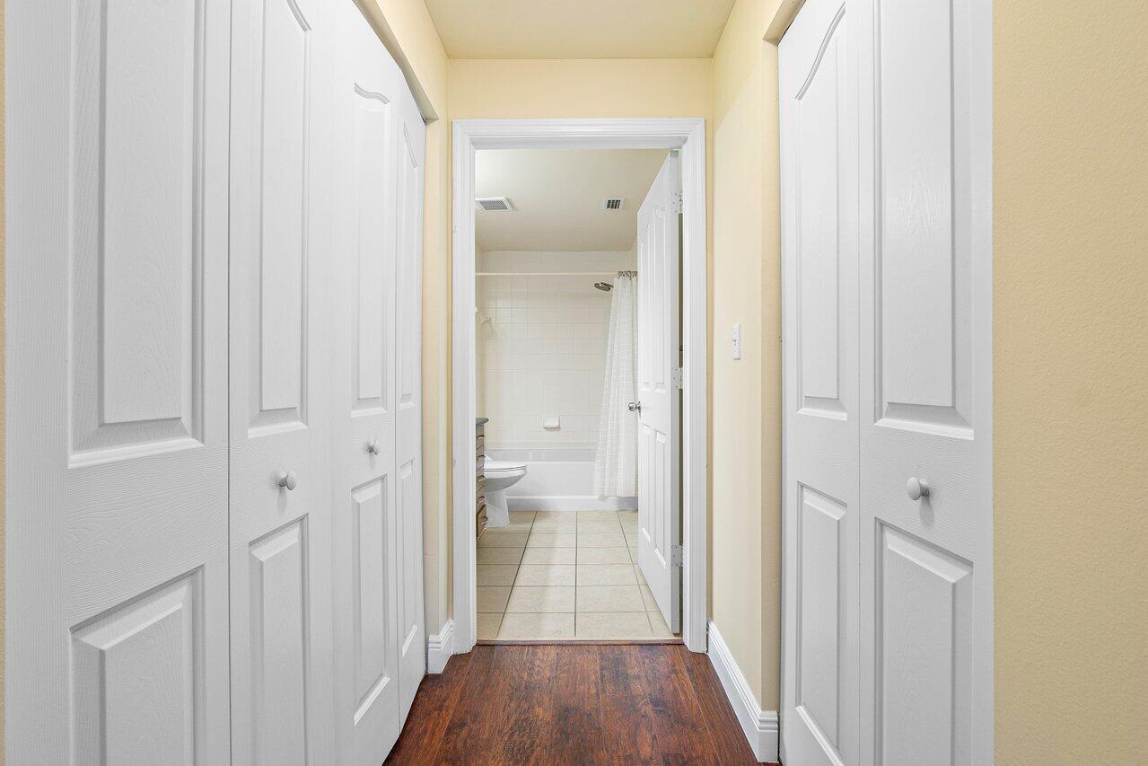 PINEAPPLE GROVE VILLAGE - Residential Lease