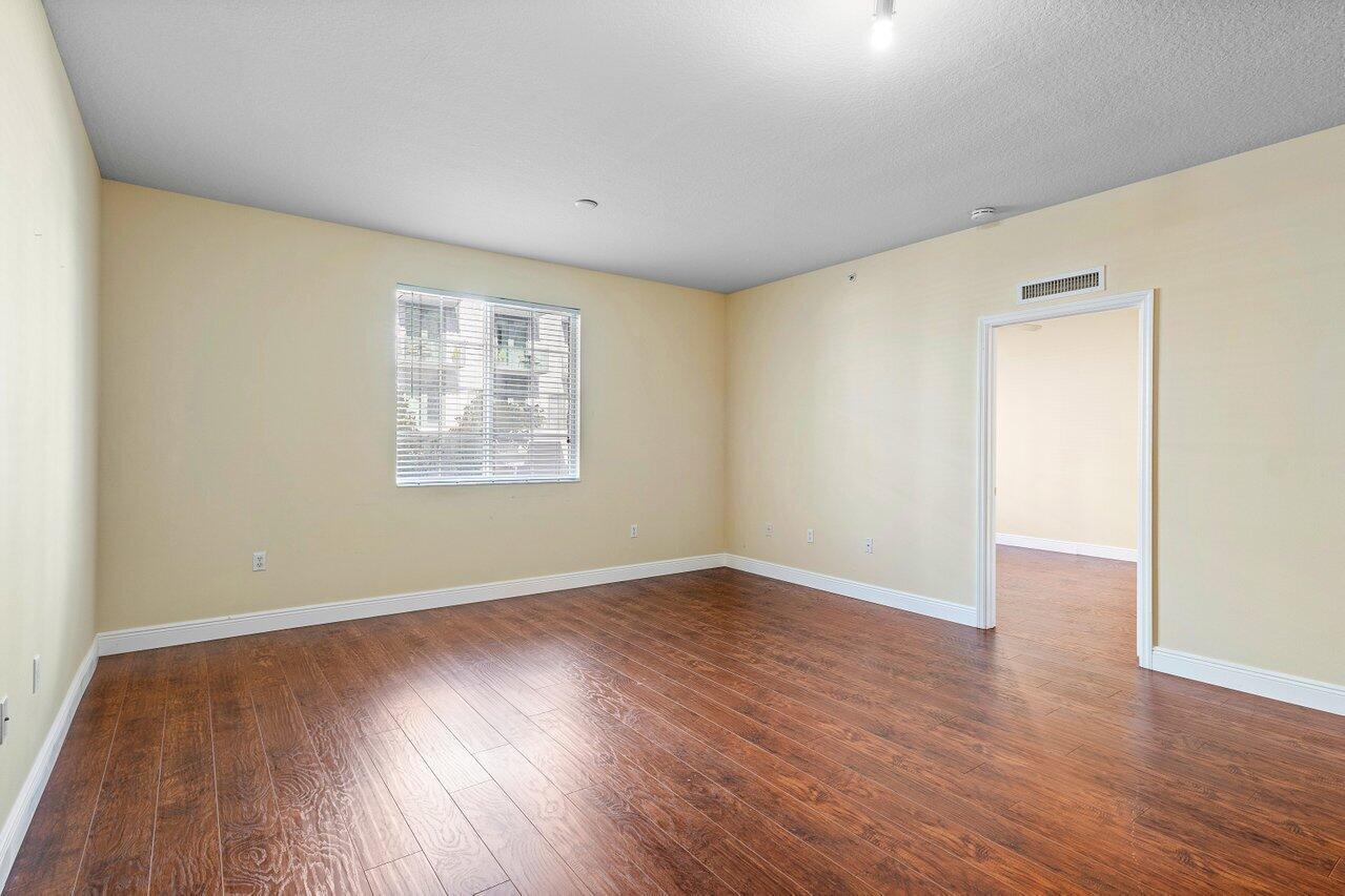 PINEAPPLE GROVE VILLAGE - Residential Lease