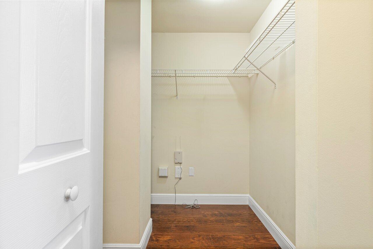 PINEAPPLE GROVE VILLAGE - Residential Lease